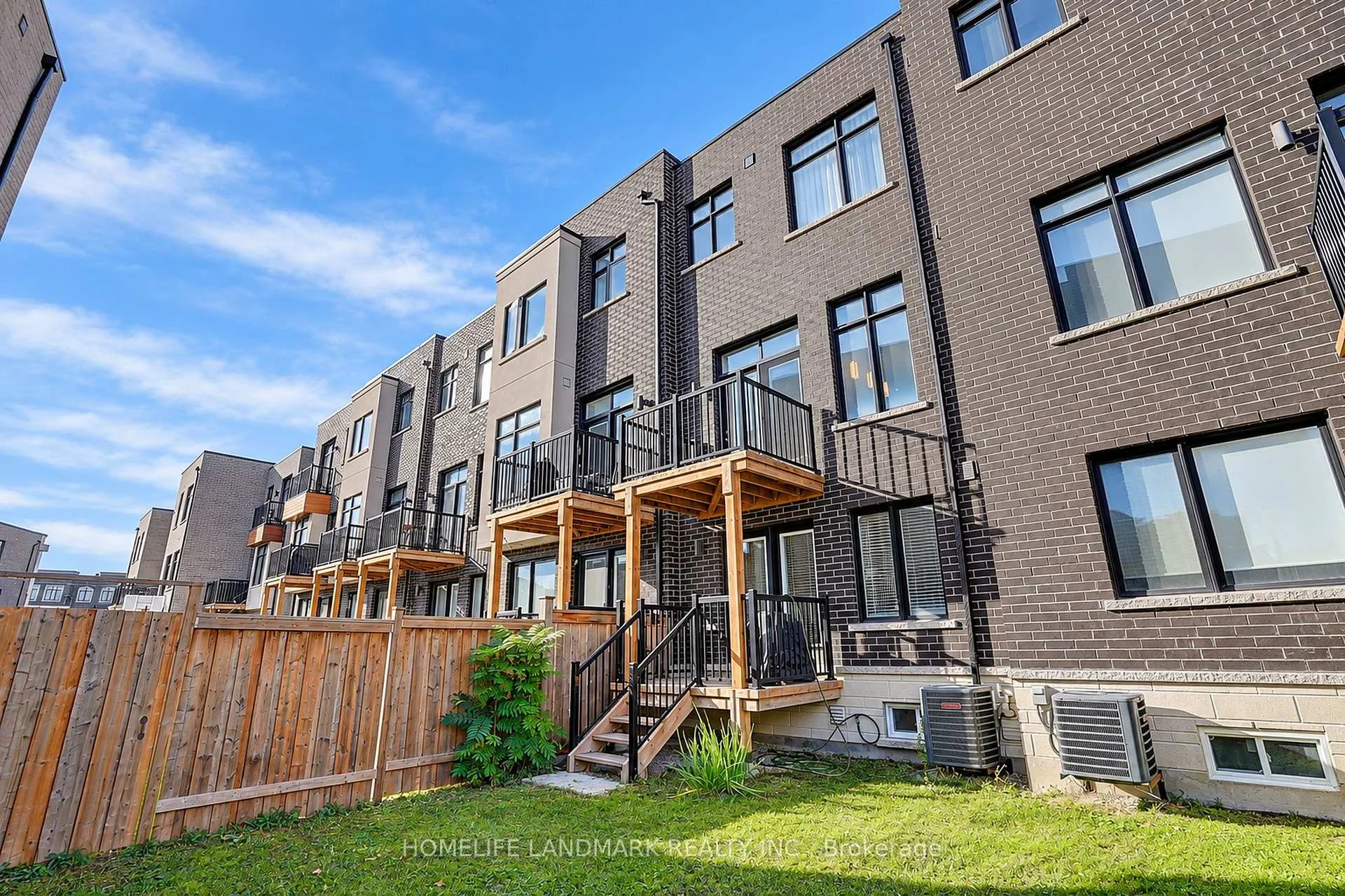 Photo 59 of 41 Golden Trail, Vaughan, Patterson — HOMEH