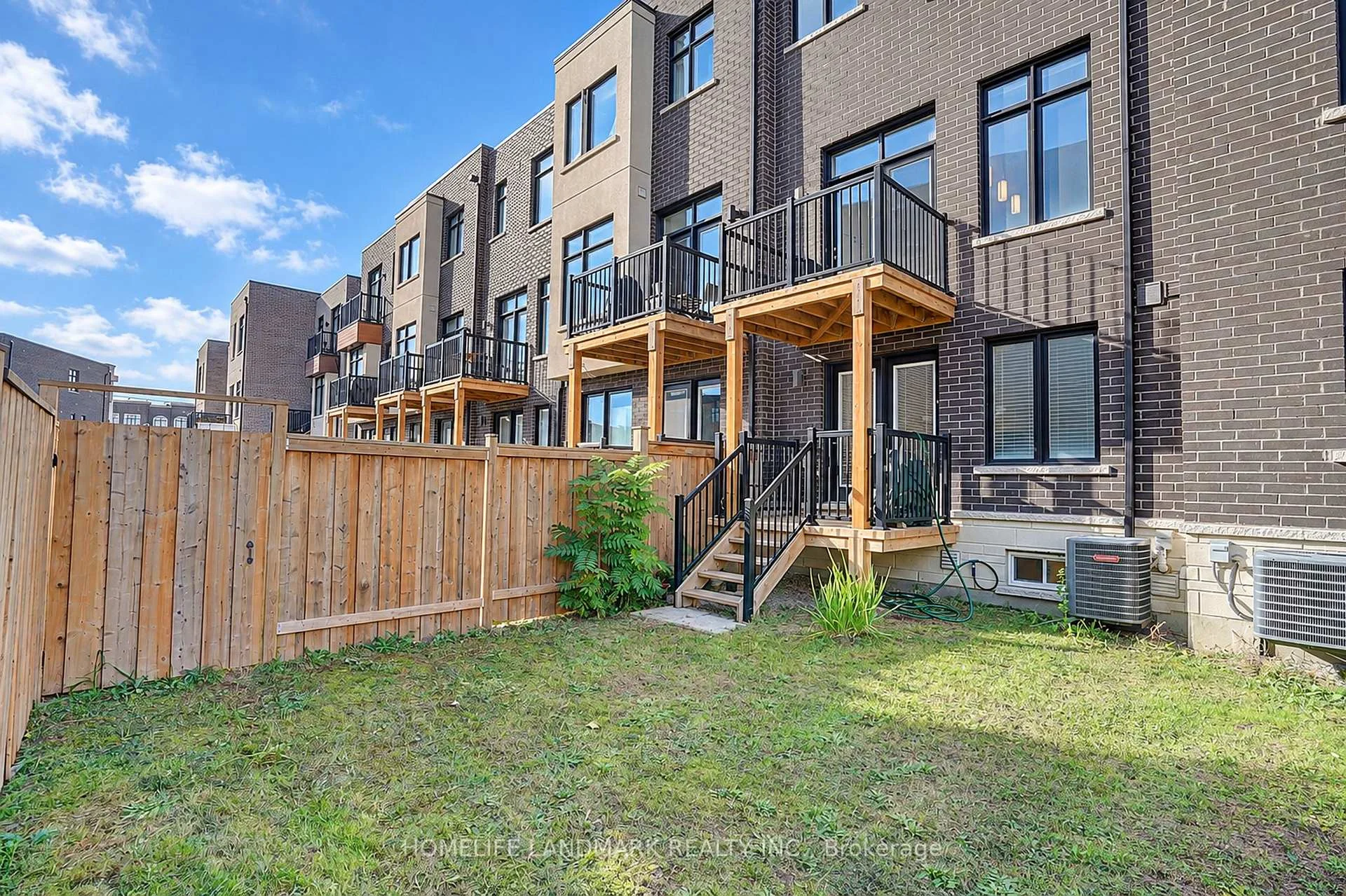 Photo 60 of 41 Golden Trail, Vaughan, Patterson — HOMEH