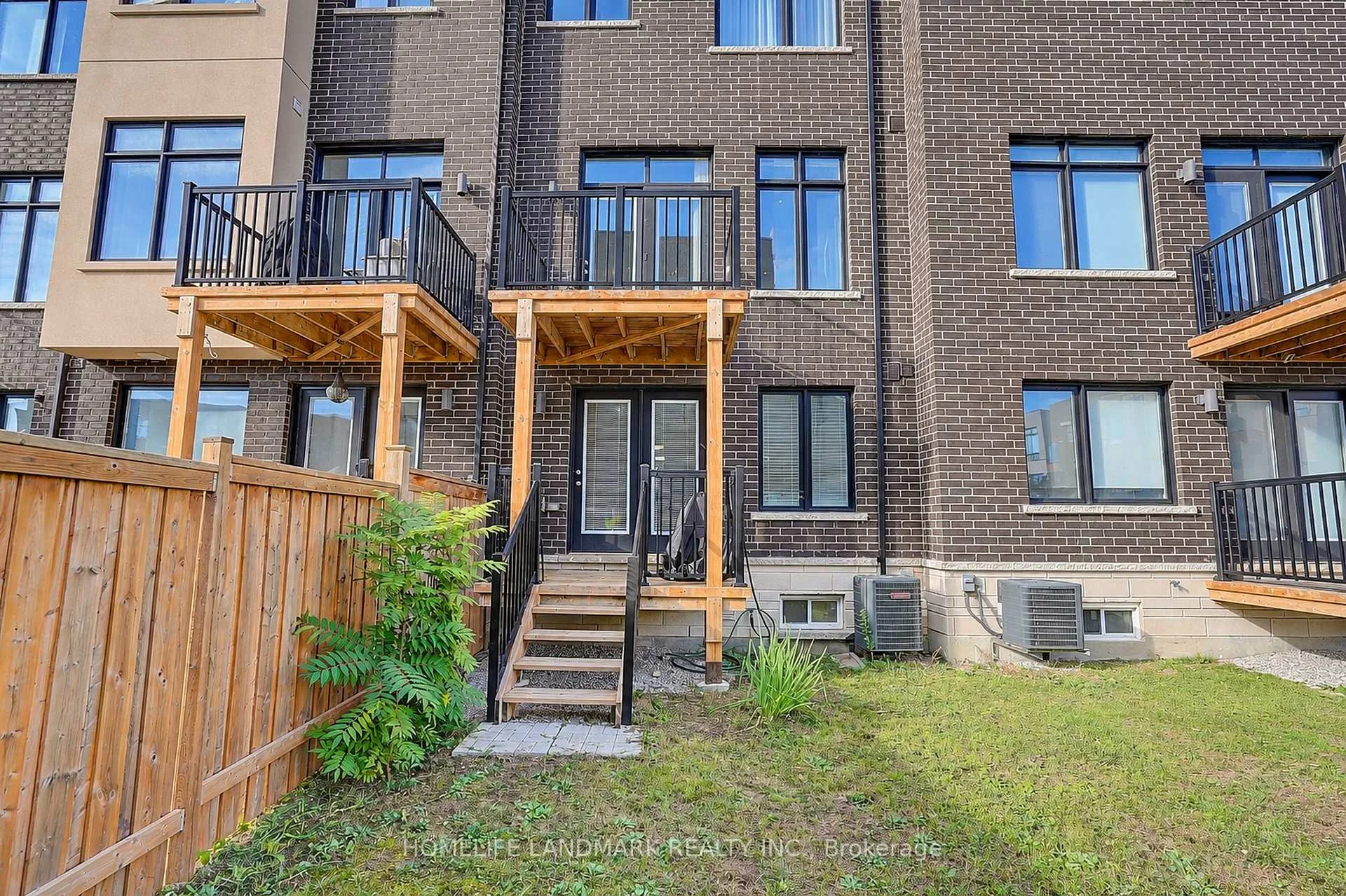 Photo 62 of 41 Golden Trail, Vaughan, Patterson — HOMEH