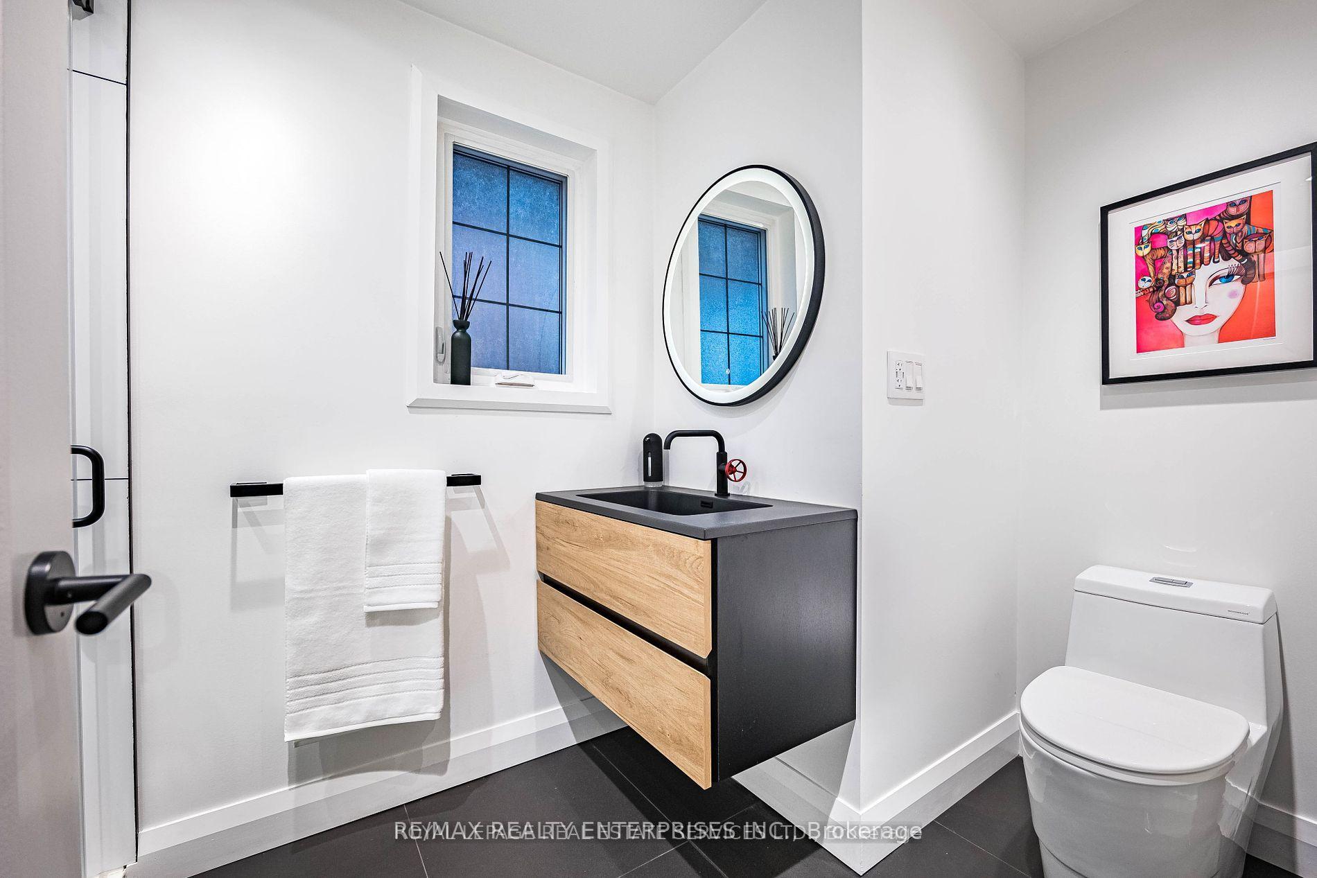 Photo 8 of Unit Upper Level, 32 Seventh Street, Etobicoke, New Toronto — HOMEH