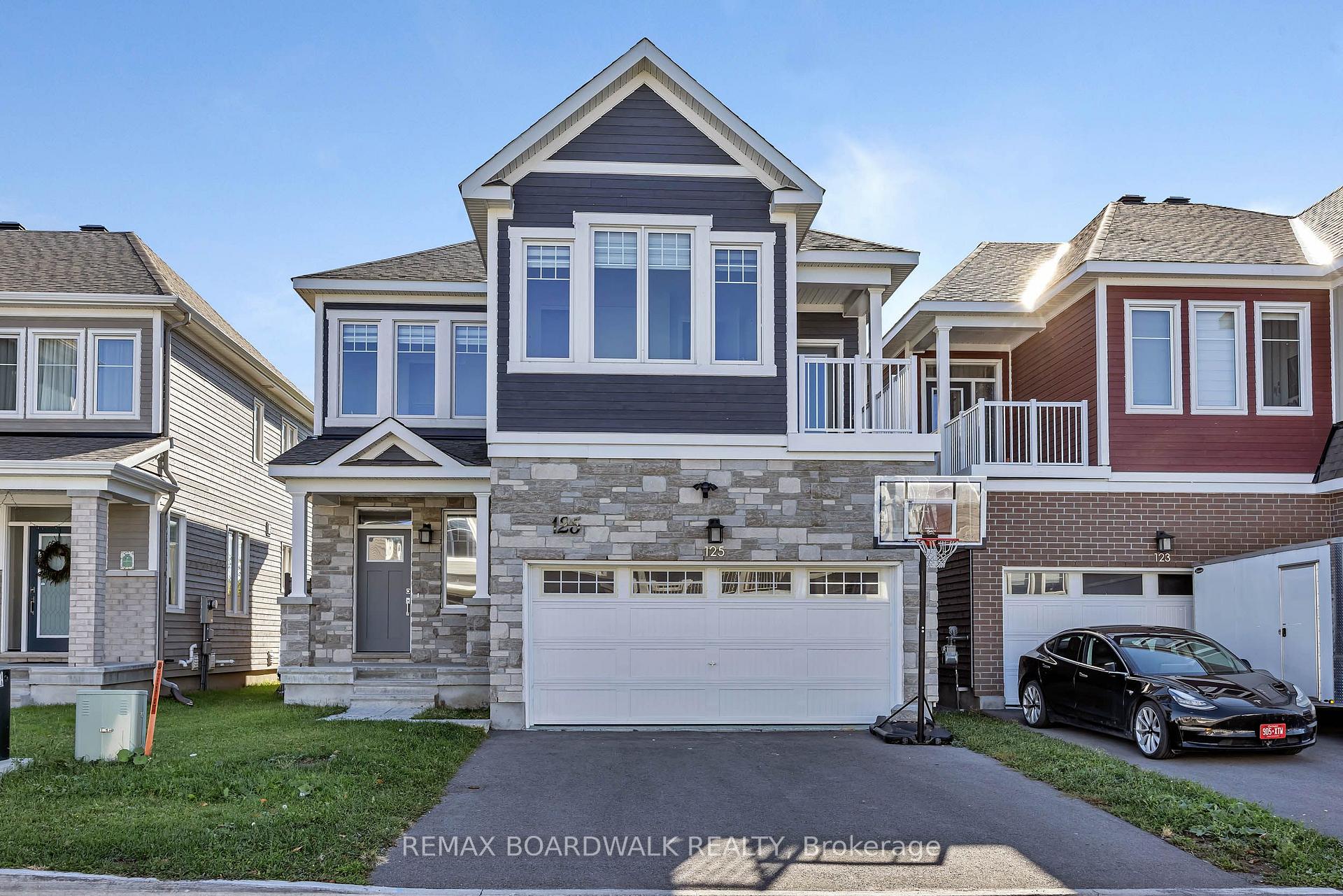 Photo 1 of 125 Hackamore Crescent, Ottawa, Goulbourn Twp From Franktown Rd/South To Rideau — HOMEH