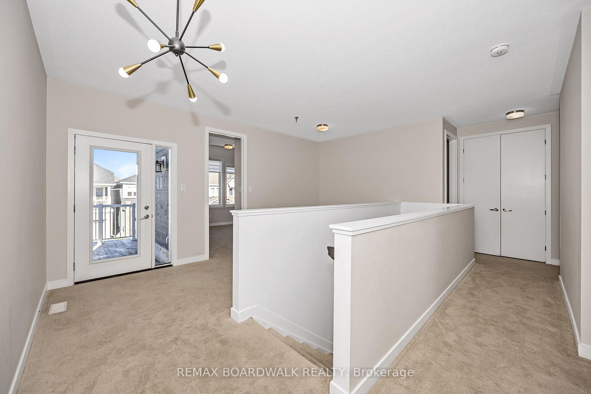 Photo 19 of 125 Hackamore Crescent, Ottawa, Goulbourn Twp From Franktown Rd/South To Rideau — HOMEH