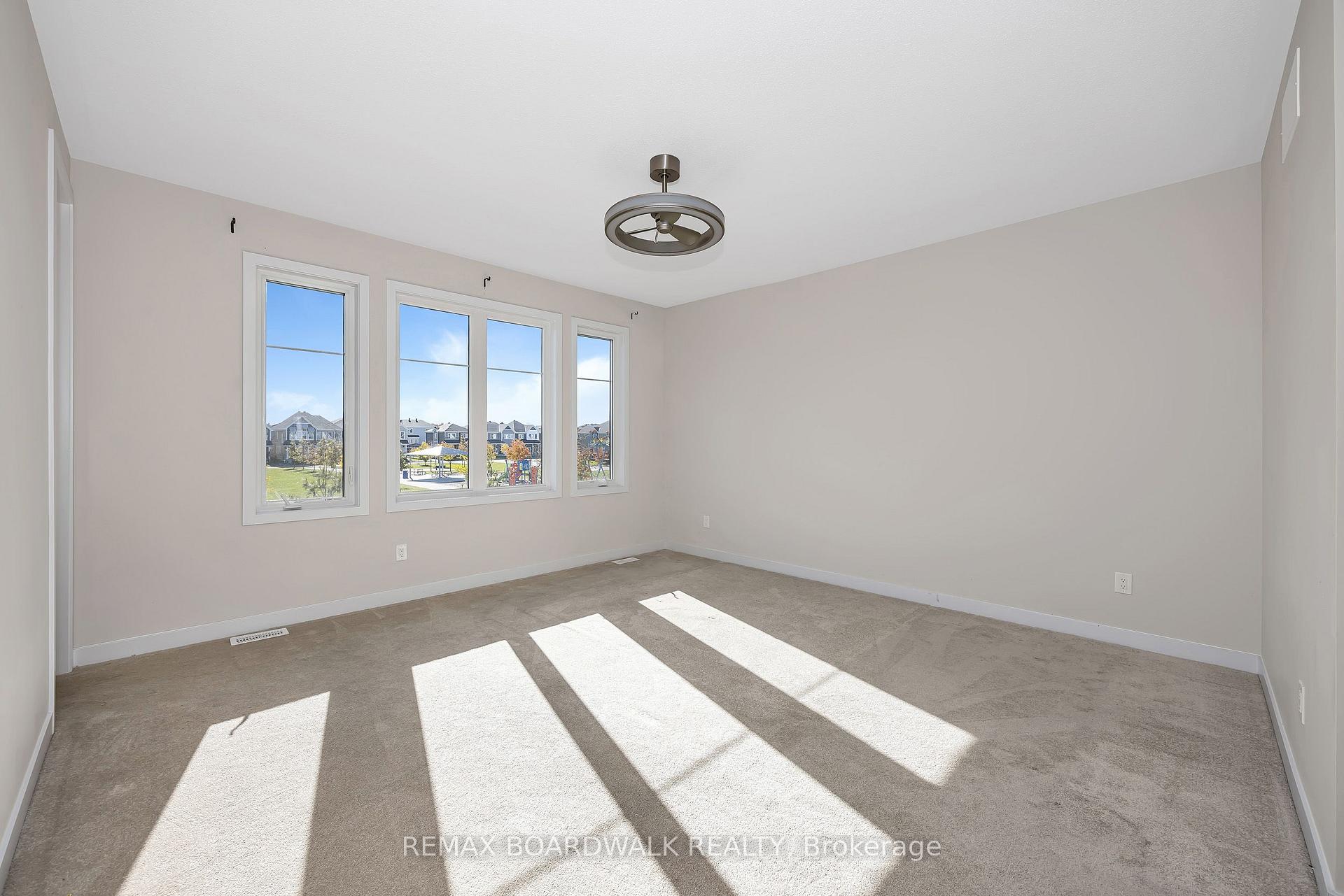 Photo 23 of 125 Hackamore Crescent, Ottawa, Goulbourn Twp From Franktown Rd/South To Rideau — HOMEH