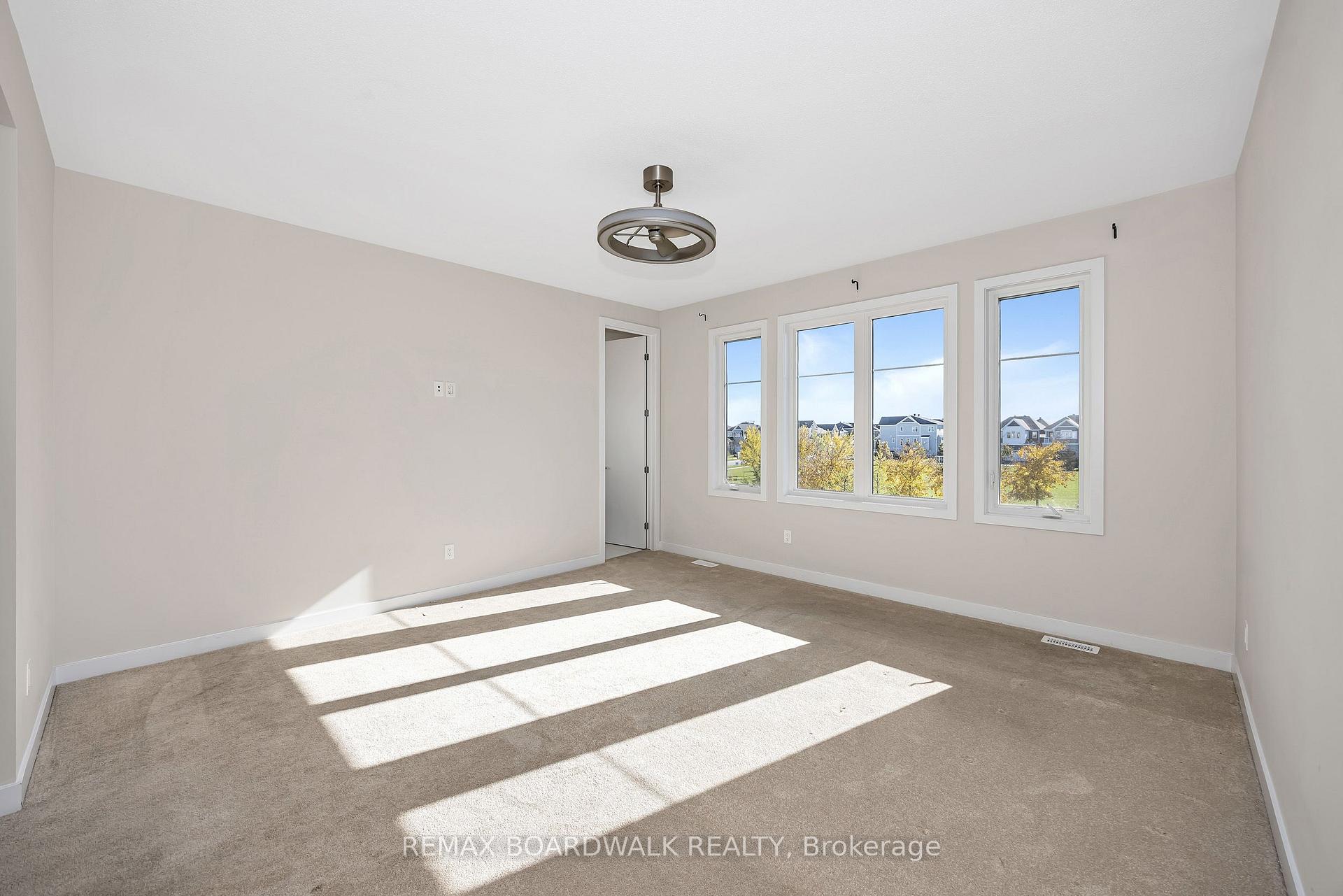 Photo 25 of 125 Hackamore Crescent, Ottawa, Goulbourn Twp From Franktown Rd/South To Rideau — HOMEH