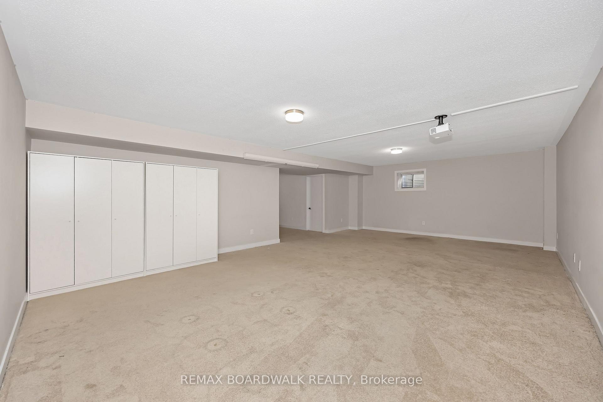 Photo 40 of 125 Hackamore Crescent, Ottawa, Goulbourn Twp From Franktown Rd/South To Rideau — HOMEH