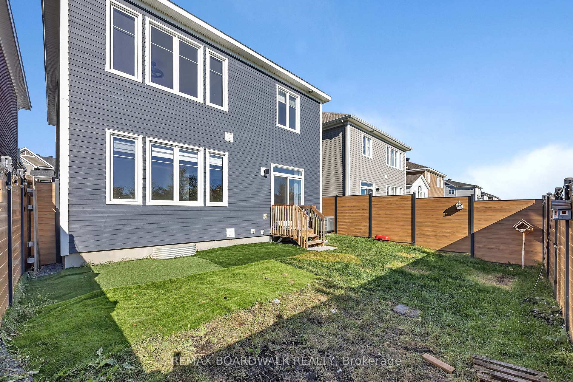 Photo 47 of 125 Hackamore Crescent, Ottawa, Goulbourn Twp From Franktown Rd/South To Rideau — HOMEH