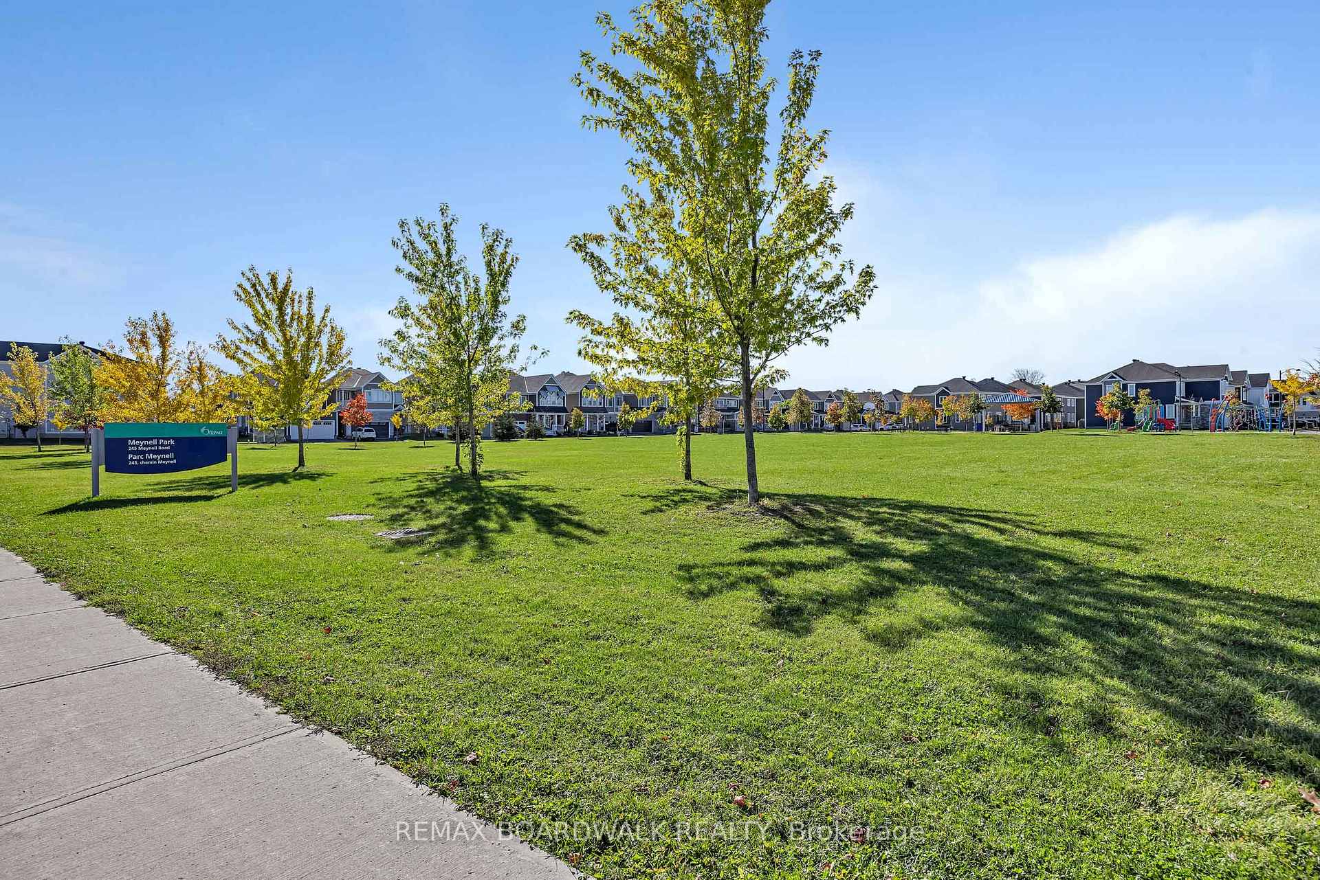 Photo 48 of 125 Hackamore Crescent, Ottawa, Goulbourn Twp From Franktown Rd/South To Rideau — HOMEH