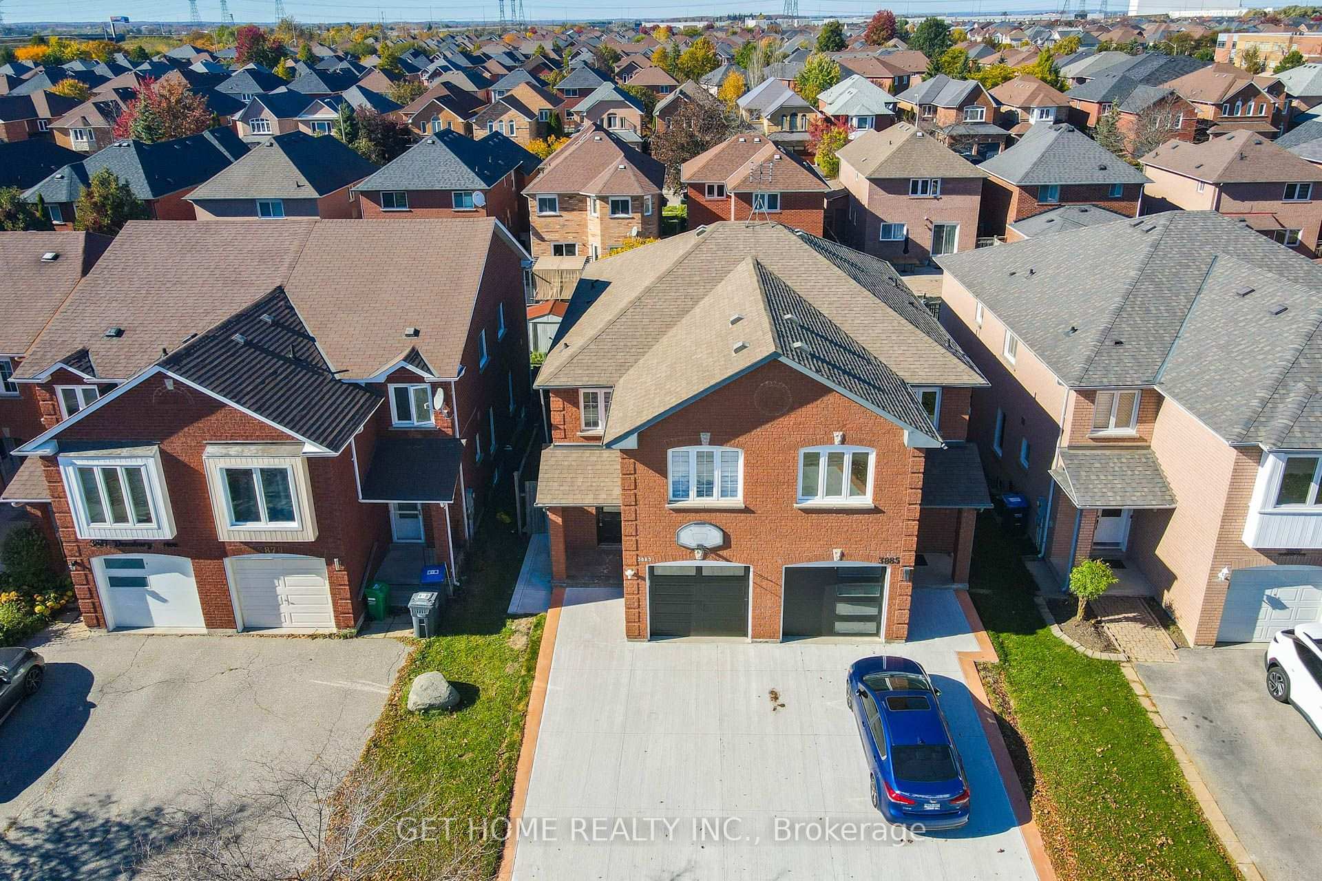 Photo 2 of 3883 Densbury Drive, Mississauga, Lisgar — HOMEH