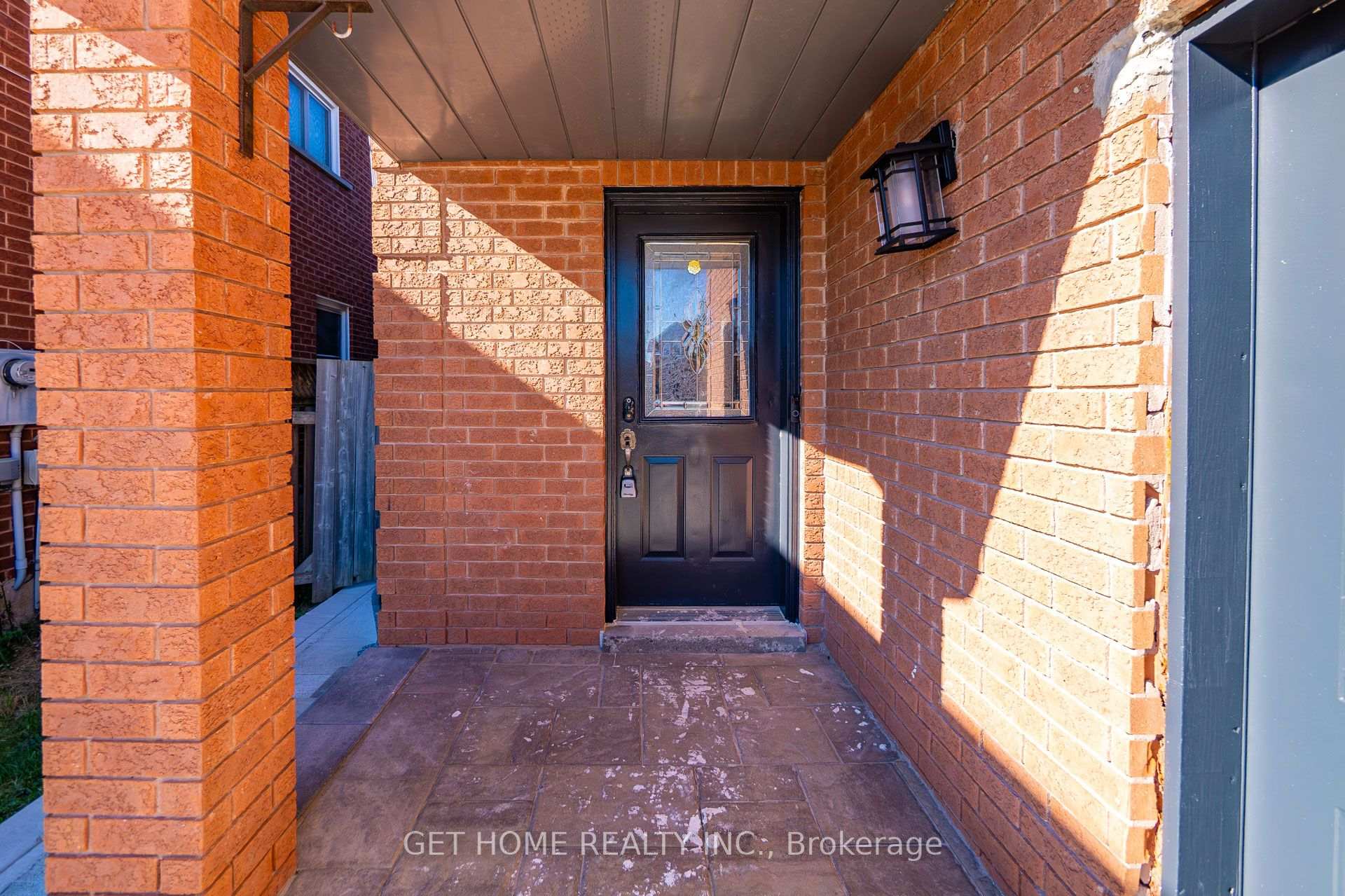 Photo 4 of 3883 Densbury Drive, Mississauga, Lisgar — HOMEH