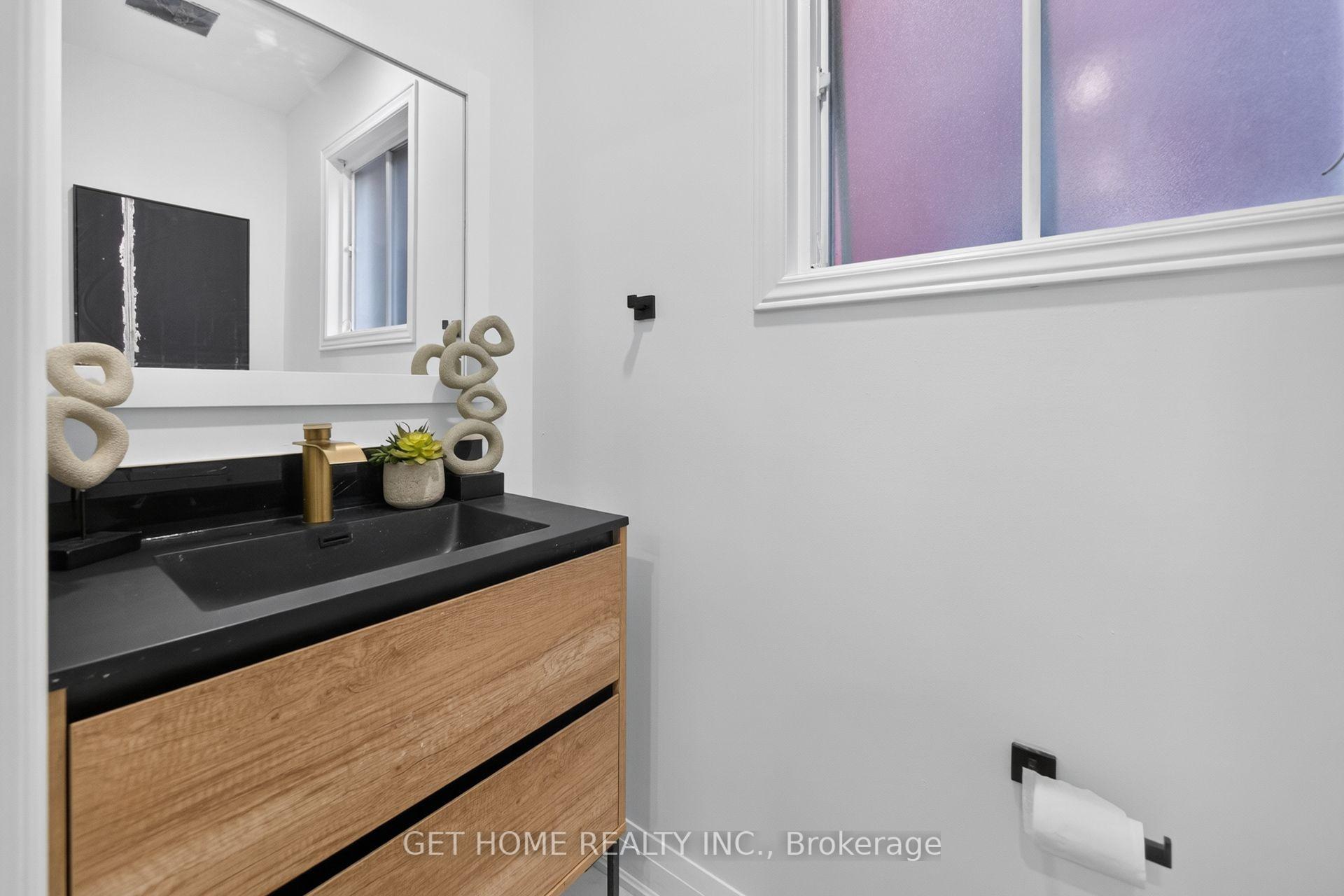 Photo 7 of 3883 Densbury Drive, Mississauga, Lisgar — HOMEH