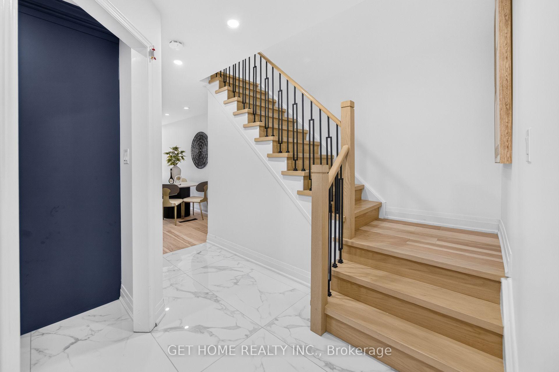 Photo 8 of 3883 Densbury Drive, Mississauga, Lisgar — HOMEH