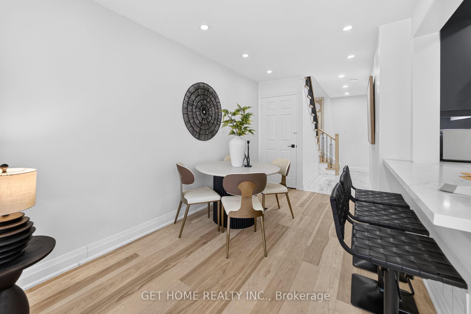 Photo 10 of 3883 Densbury Drive, Mississauga, Lisgar — HOMEH
