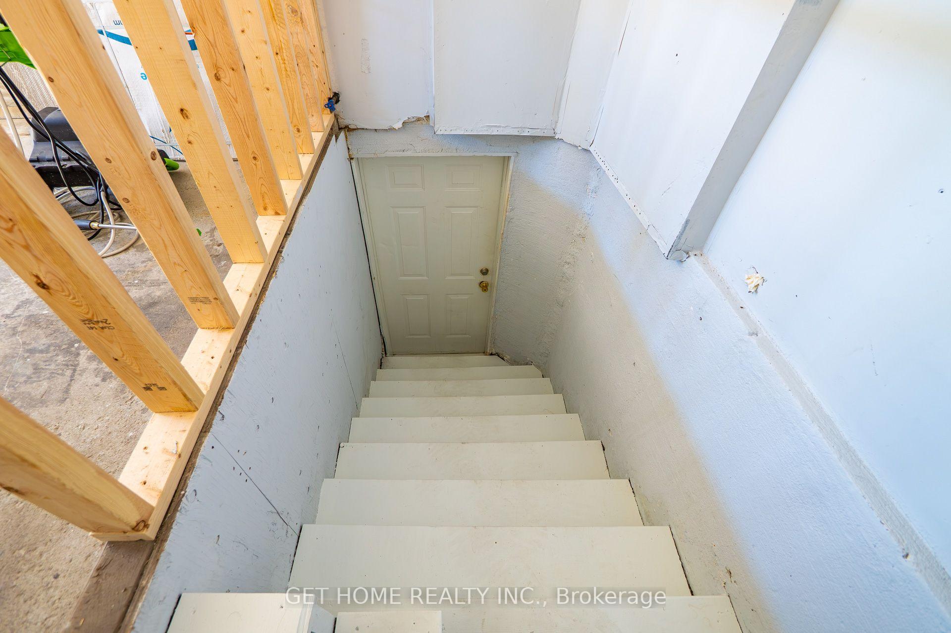Photo 36 of 3883 Densbury Drive, Mississauga, Lisgar — HOMEH