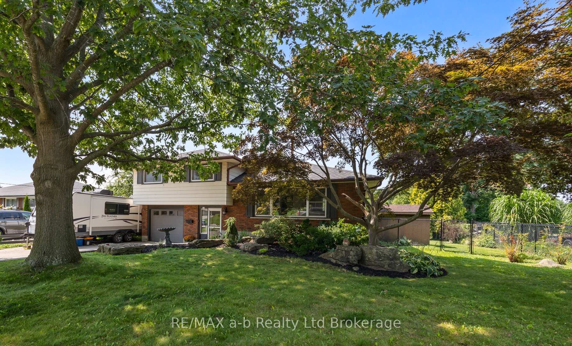 Front of 269 Ferncrest Road