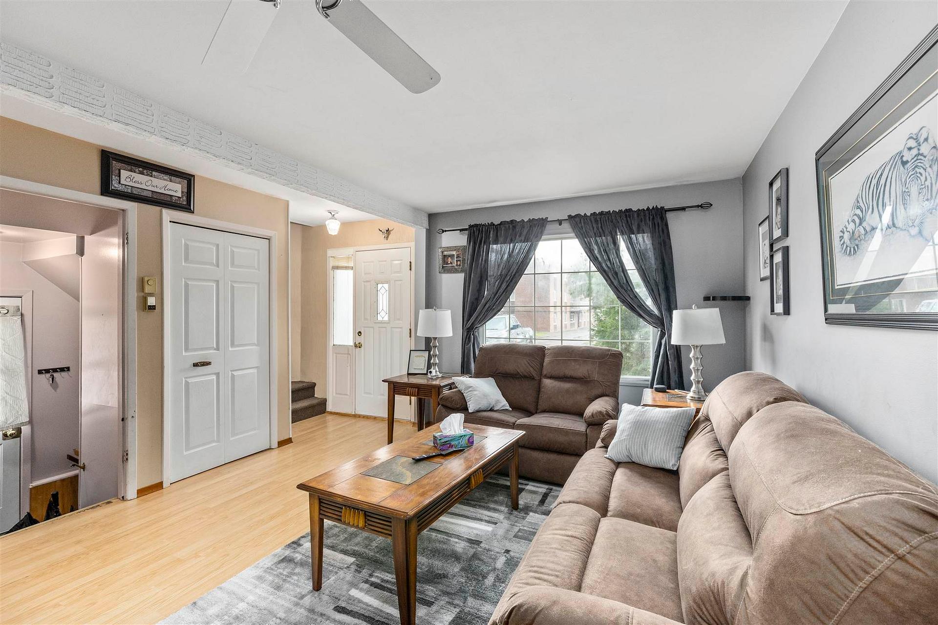 Photo 2 of 742 Pine Street, Sault Ste Marie, Ward 3 — HOMEH
