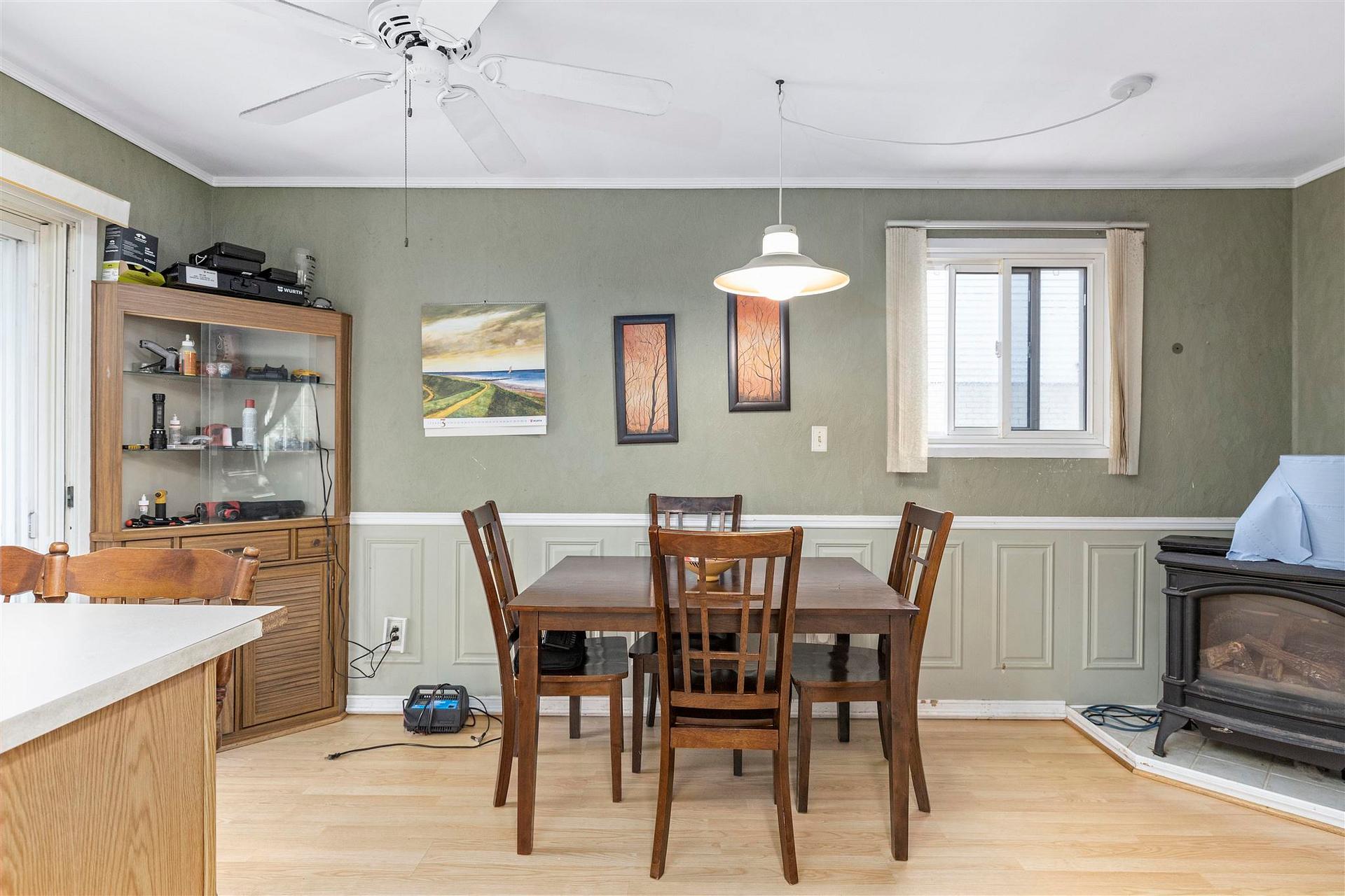Photo 6 of 742 Pine Street, Sault Ste Marie, Ward 3 — HOMEH