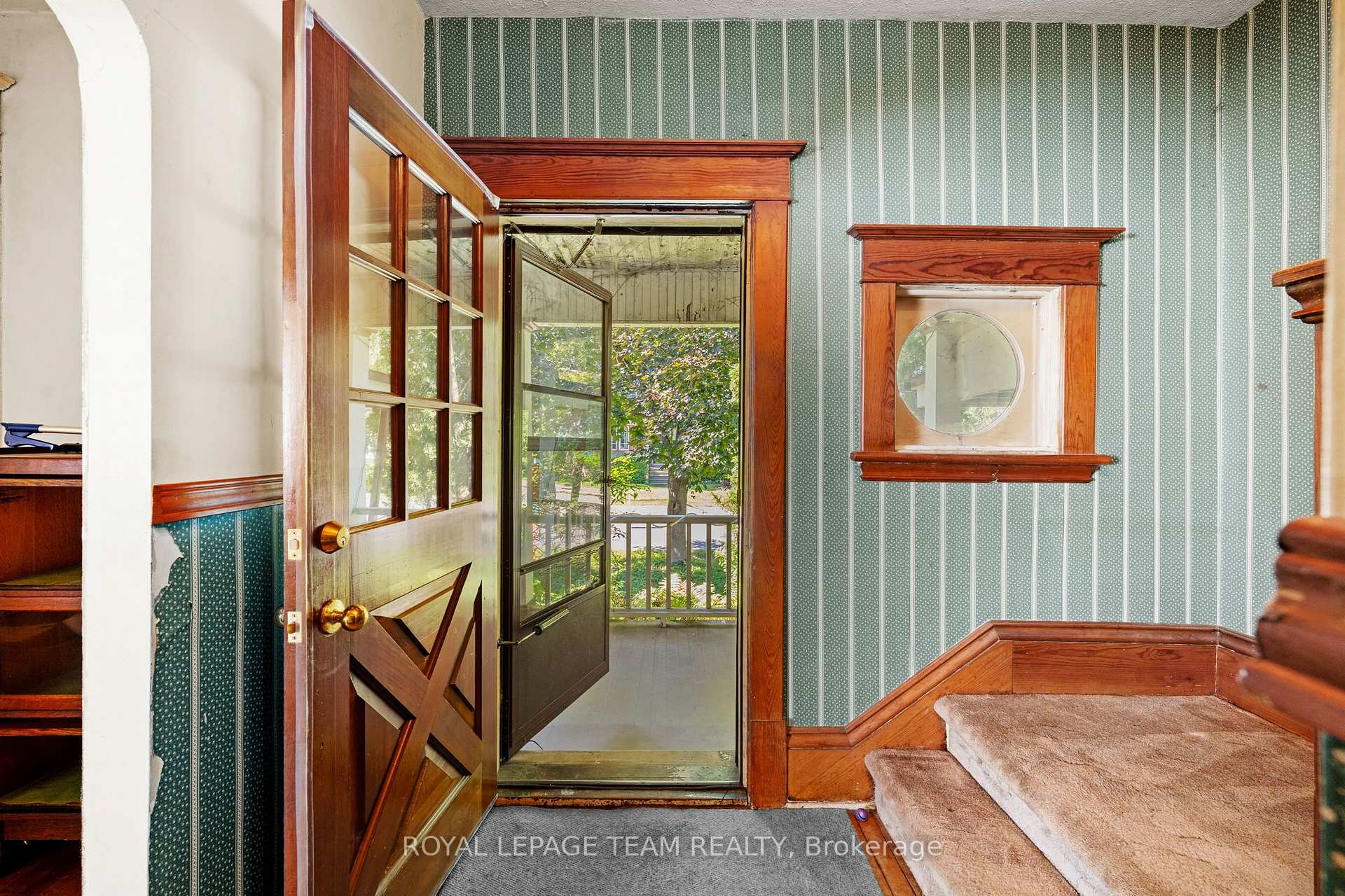 Photo 8 of 479 Fraser Avenue, Ottawa, McKellar/Highland — HOMEH