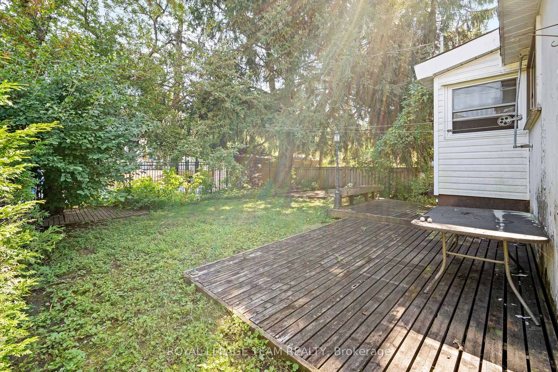 Photo 10 of 479 Fraser Avenue, Ottawa, McKellar/Highland — HOMEH