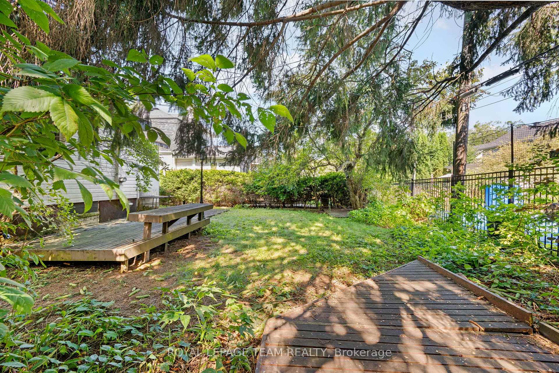 Photo 15 of 479 Fraser Avenue, Ottawa, McKellar/Highland — HOMEH