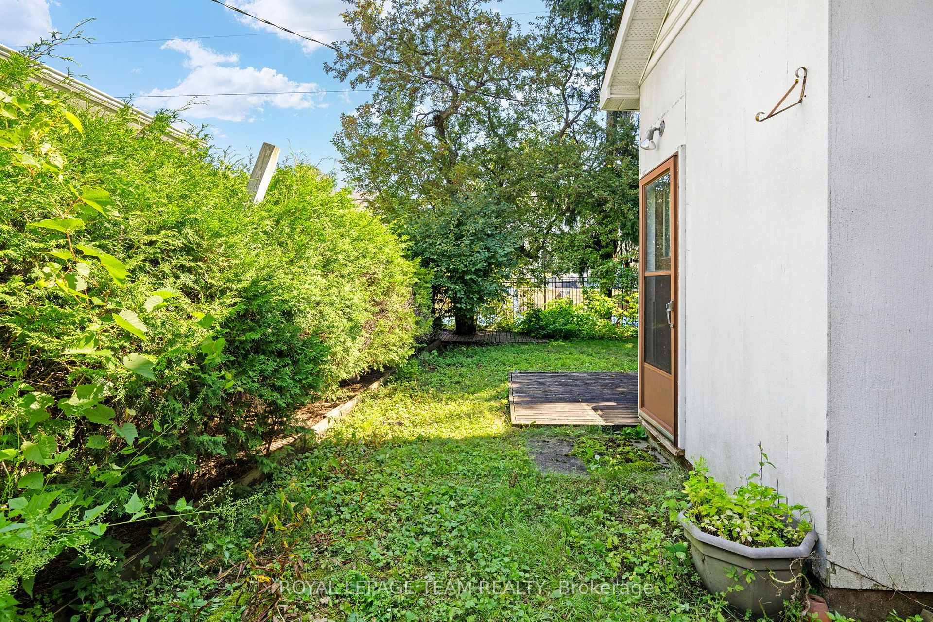 Photo 9 of 479 Fraser Avenue, Ottawa, McKellar/Highland — HOMEH