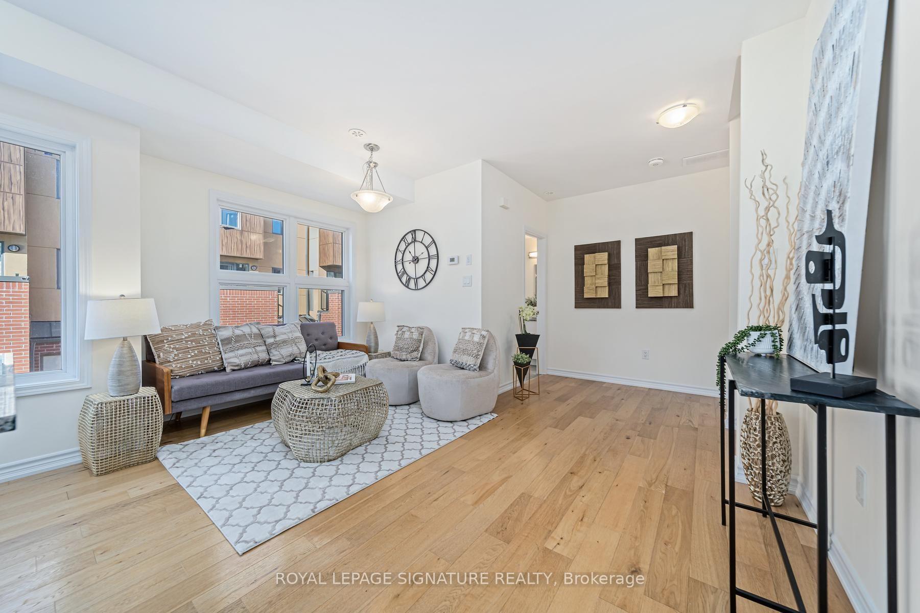 Photo 3 of Unit 49, 28 Curlew Drive, North York, Parkwoods-Donalda — HOMEH