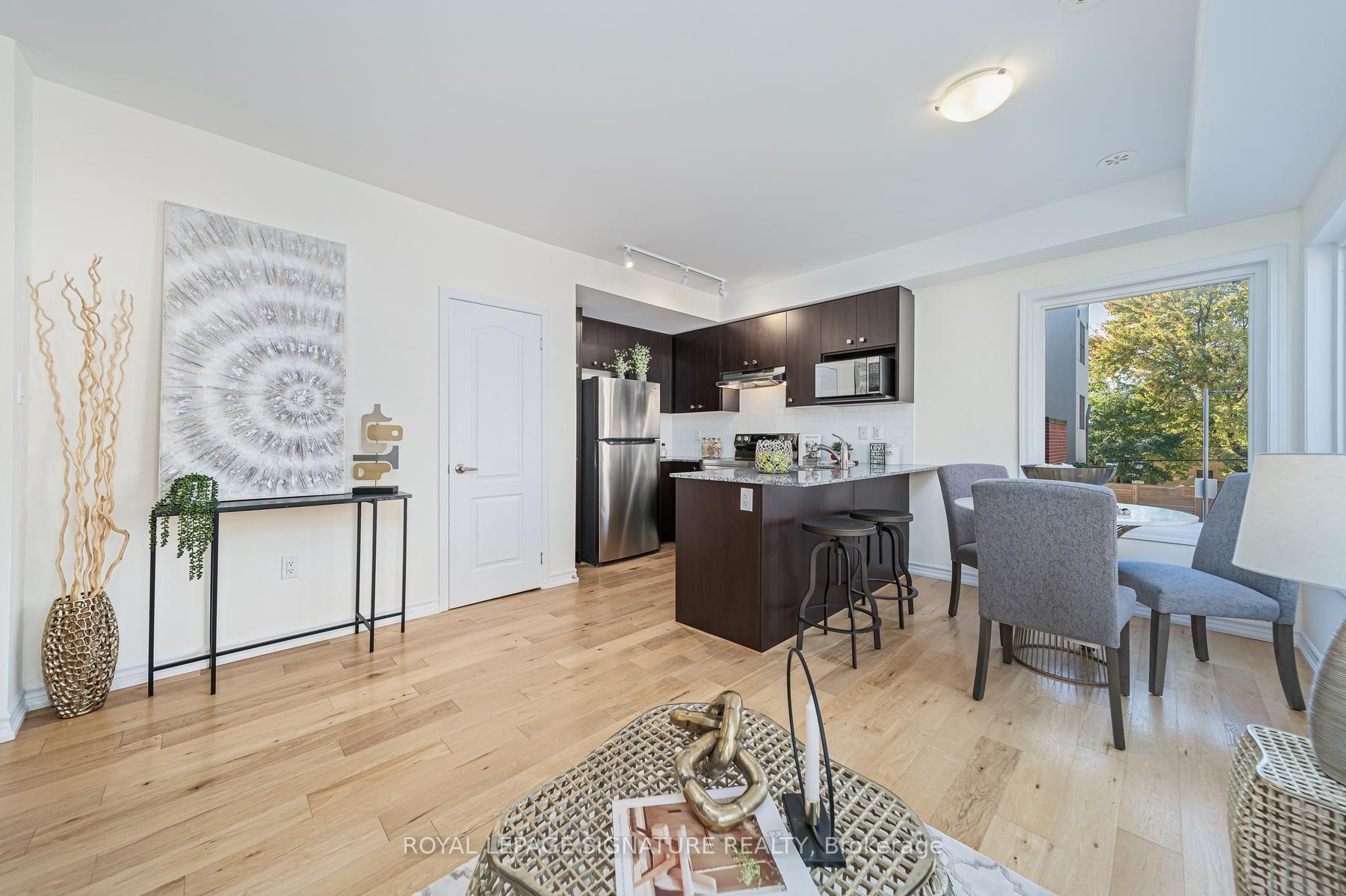 Photo 4 of Unit 49, 28 Curlew Drive, North York, Parkwoods-Donalda — HOMEH