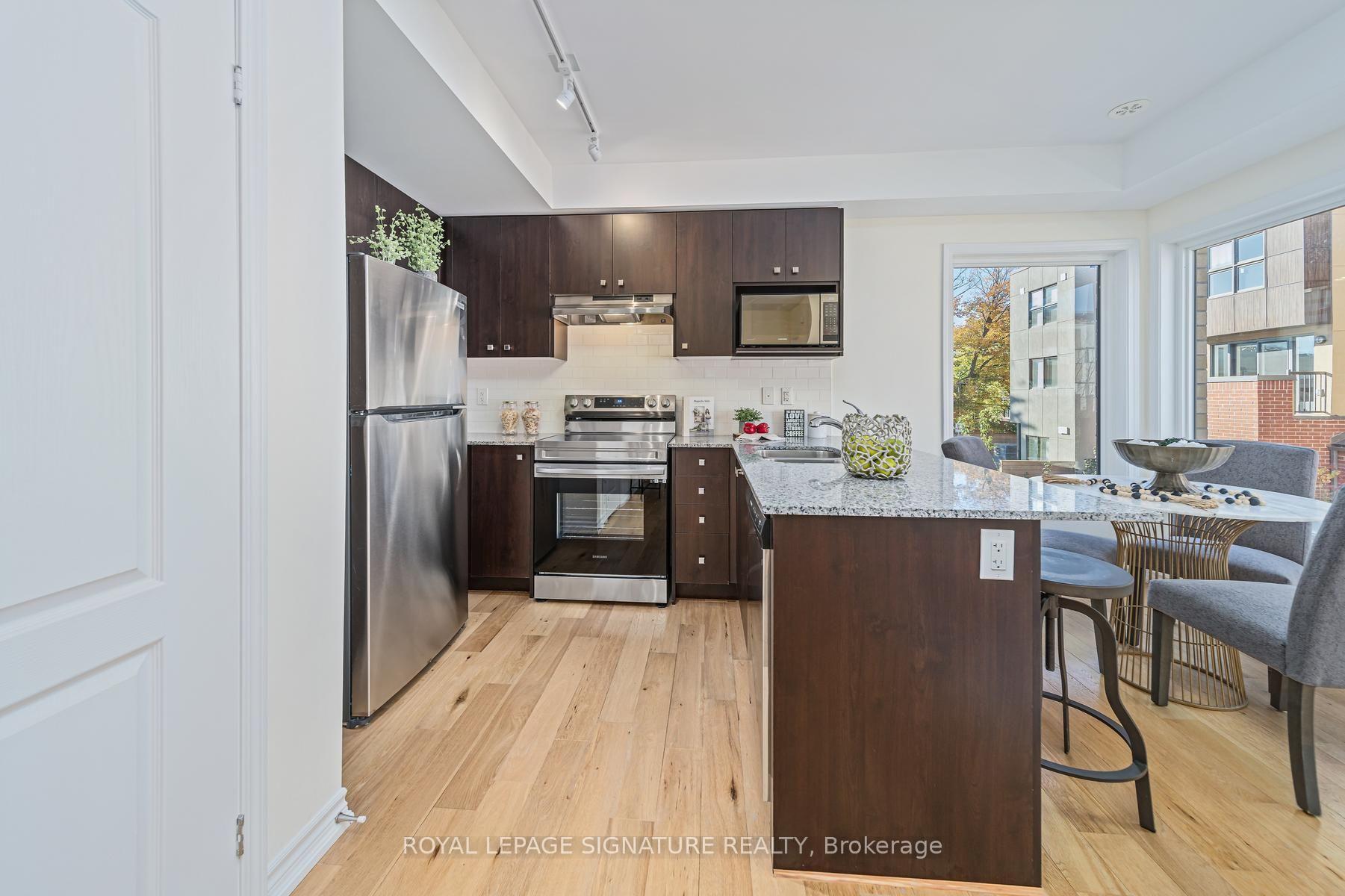 Photo 5 of Unit 49, 28 Curlew Drive, North York, Parkwoods-Donalda — HOMEH