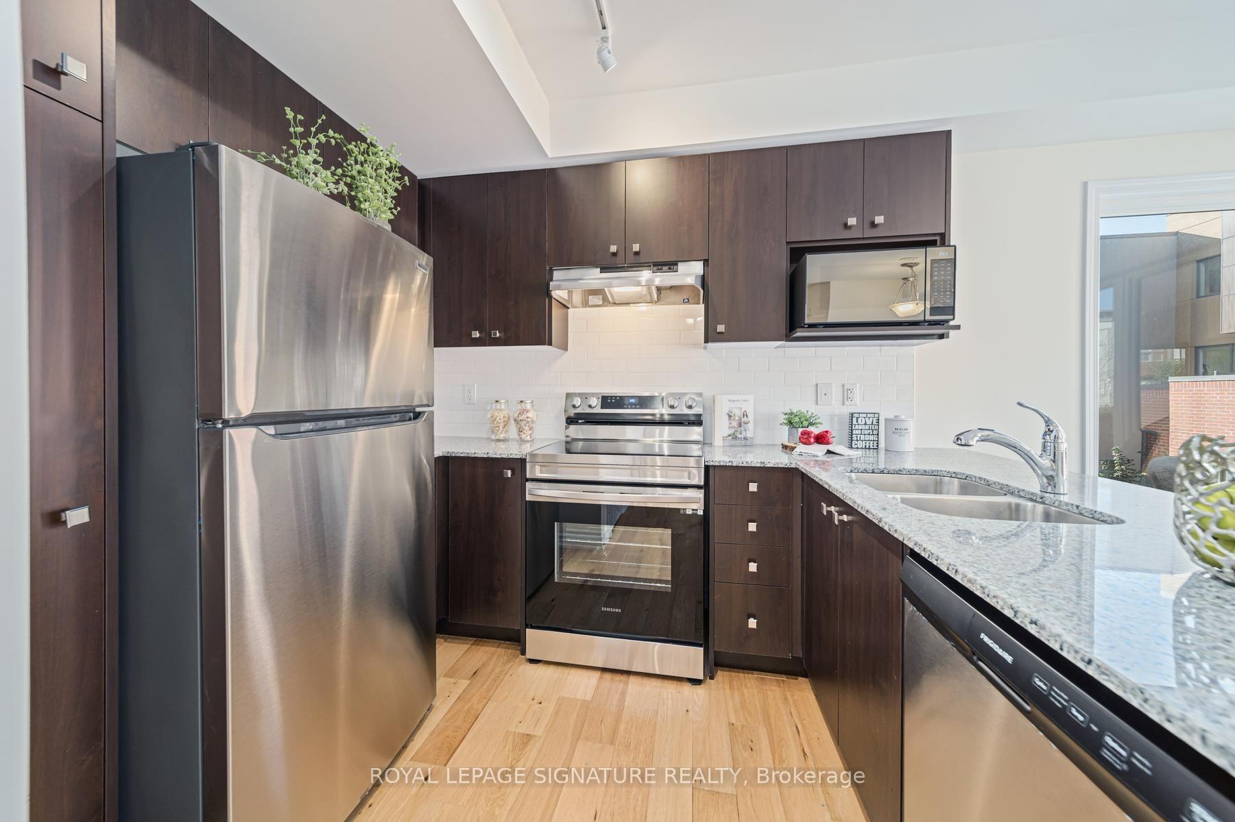Photo 6 of Unit 49, 28 Curlew Drive, North York, Parkwoods-Donalda — HOMEH