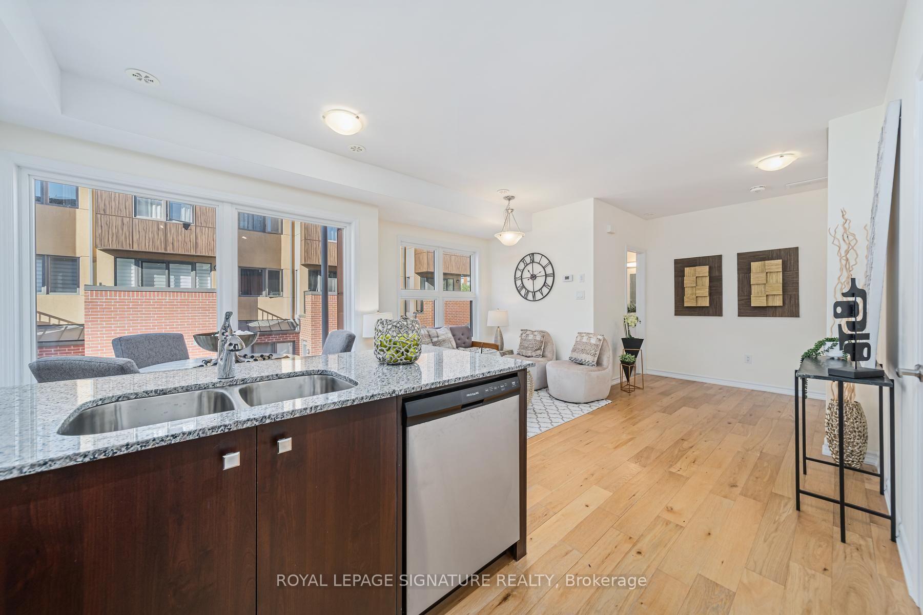 Photo 7 of Unit 49, 28 Curlew Drive, North York, Parkwoods-Donalda — HOMEH