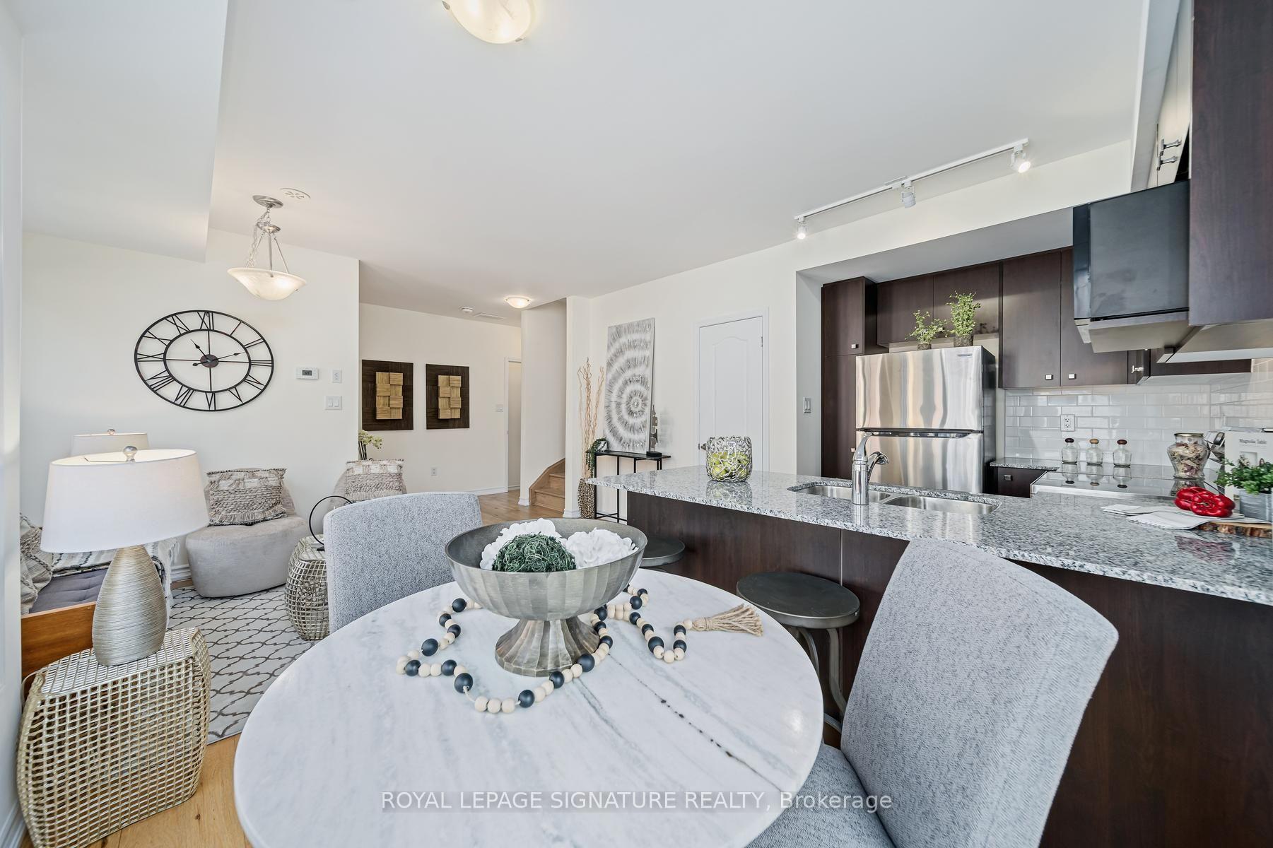 Photo 8 of Unit 49, 28 Curlew Drive, North York, Parkwoods-Donalda — HOMEH