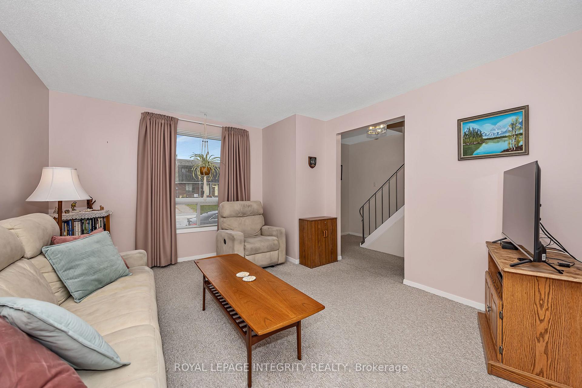 Photo 7 of 262 Edward Street S, Arnprior, Arnprior — HOMEH