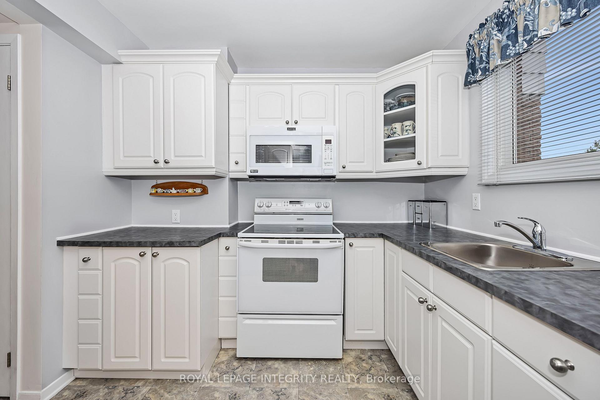 Photo 16 of 262 Edward Street S, Arnprior, Arnprior — HOMEH