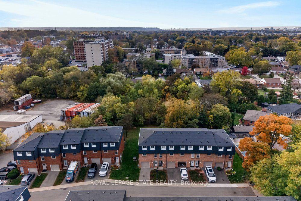 Photo 8 of Unit 6, 21 Rosedale Court, Hamilton, Stoney Creek — HOMEH