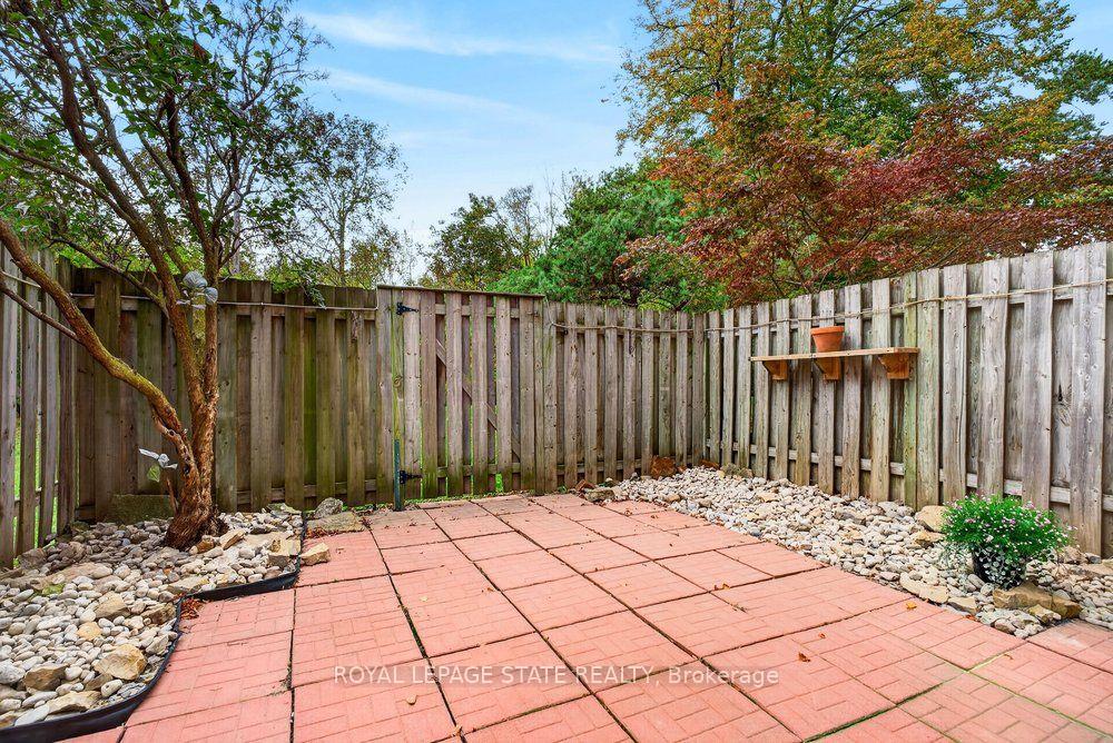 Photo 37 of Unit 6, 21 Rosedale Court, Hamilton, Stoney Creek — HOMEH