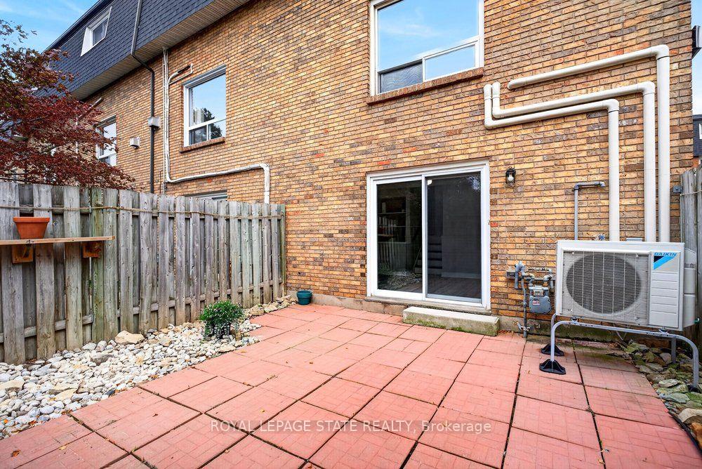 Photo 38 of Unit 6, 21 Rosedale Court, Hamilton, Stoney Creek — HOMEH