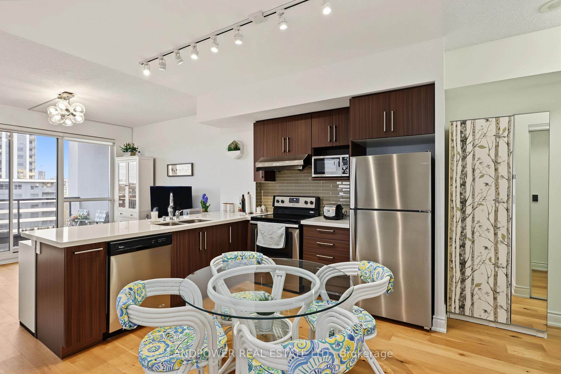 Photo 4 of Unit 1005, 38 Cedarland Drive, Markham, Unionville — HOMEH