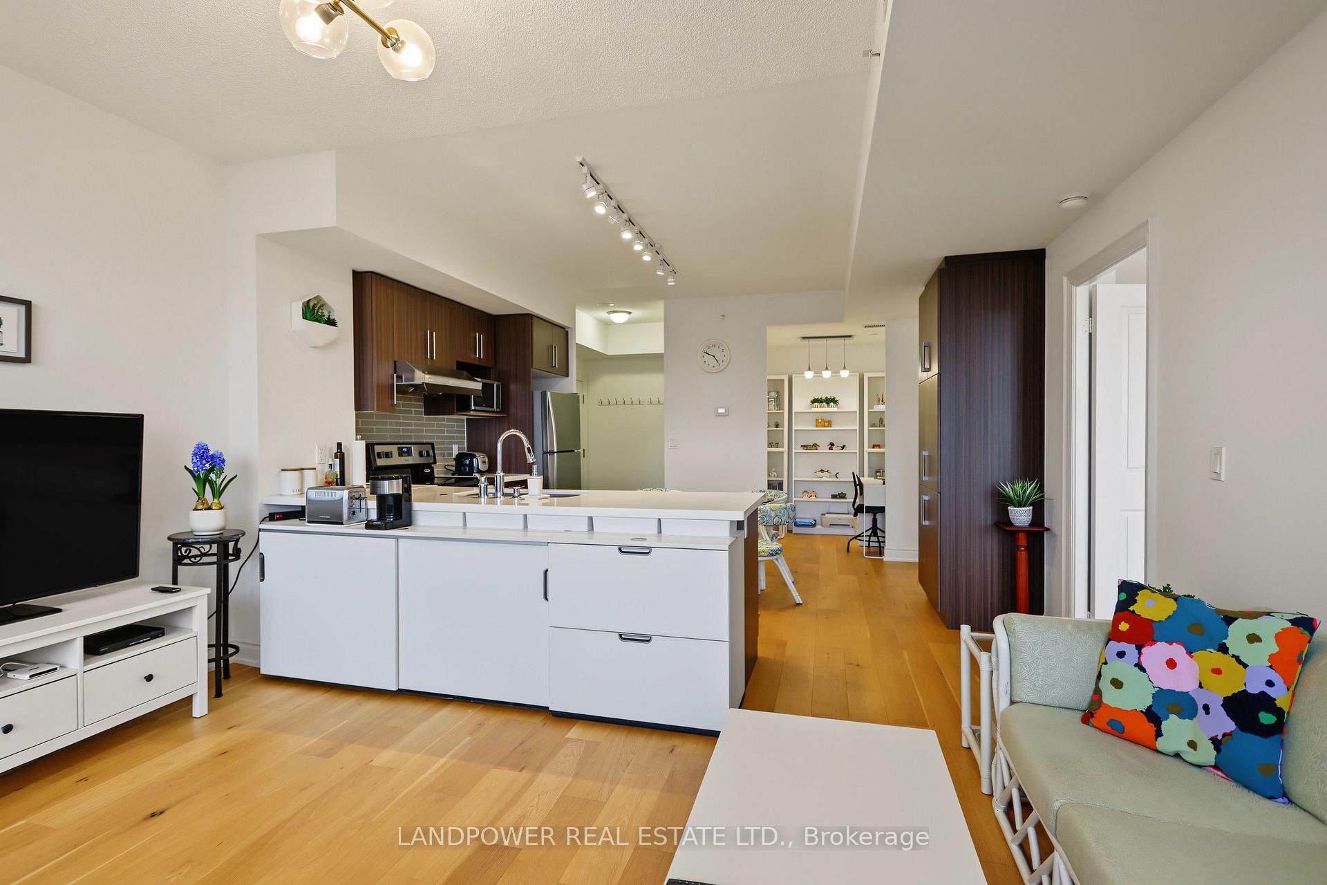 Photo 10 of Unit 1005, 38 Cedarland Drive, Markham, Unionville — HOMEH
