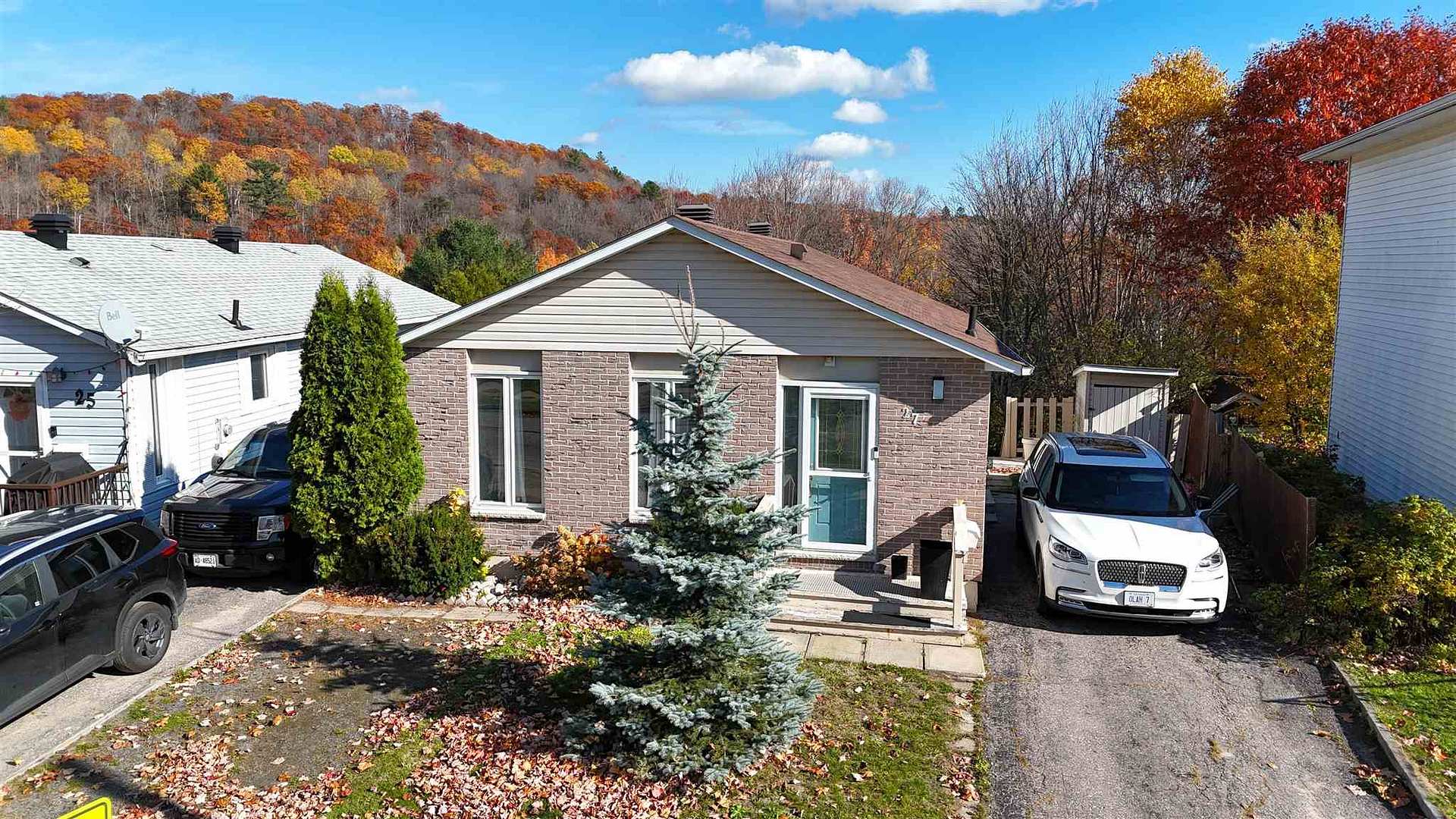Photo 2 of 27 Hergott Avenue, Elliot Lake, West — HOMEH