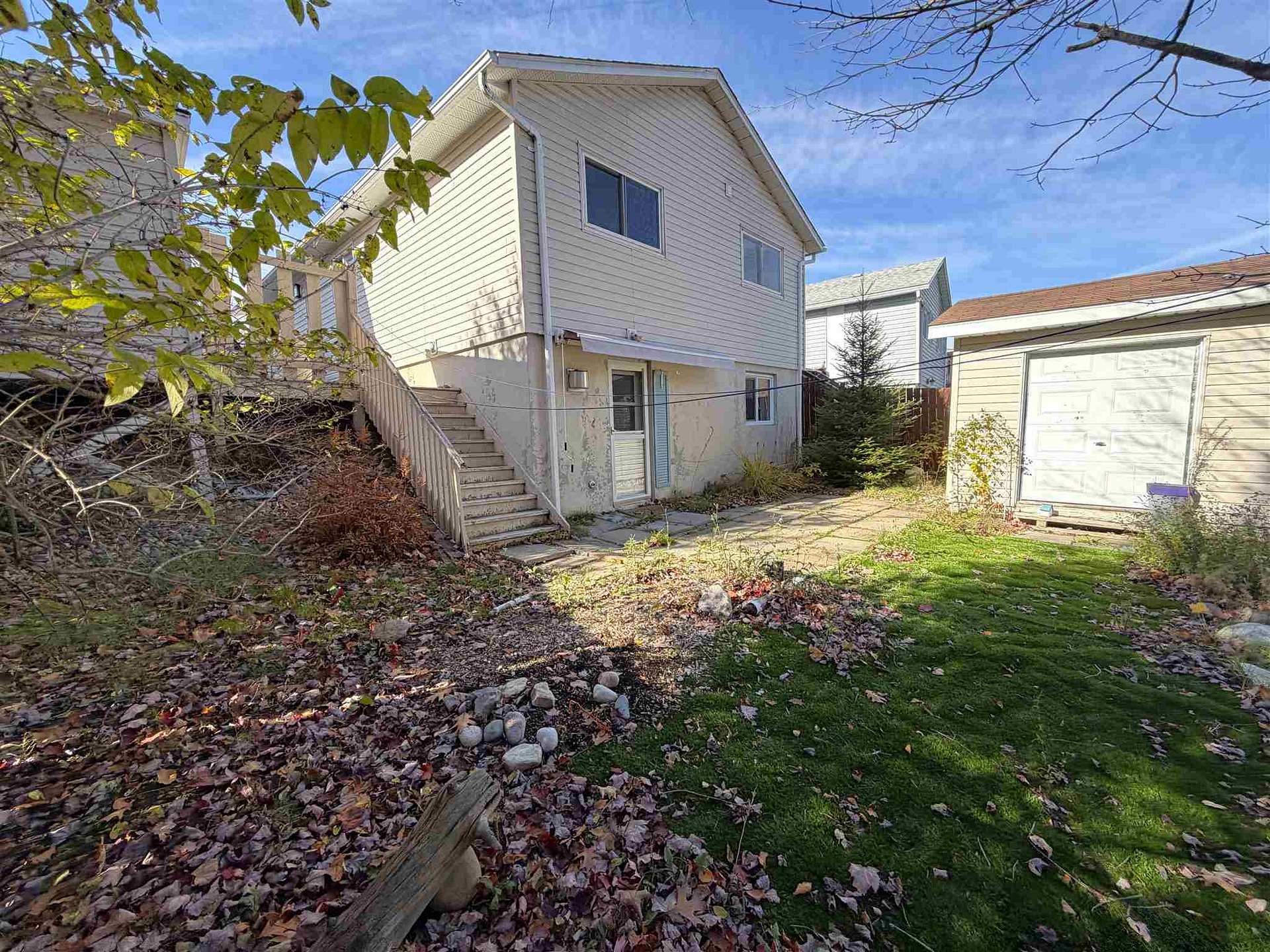 Photo 8 of 27 Hergott Avenue, Elliot Lake, West — HOMEH