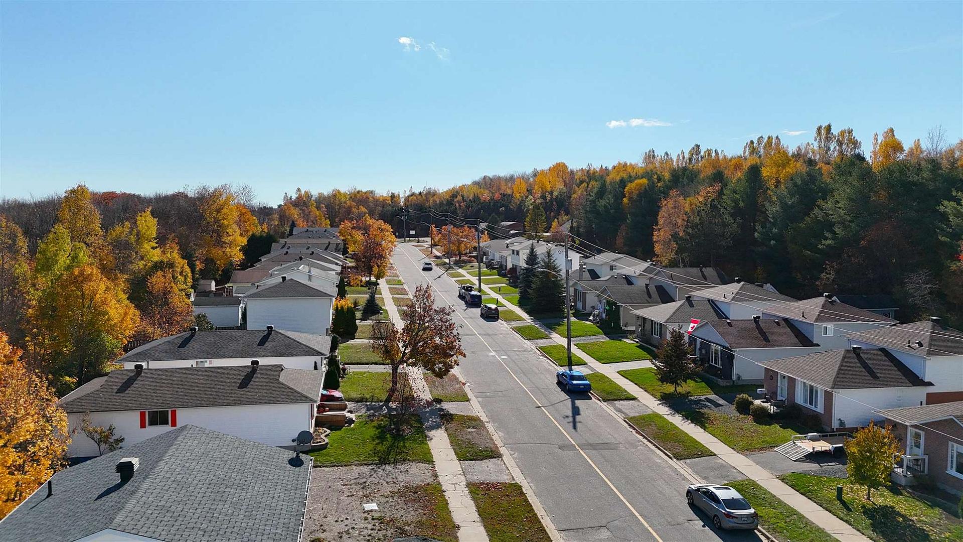 Photo 11 of 27 Hergott Avenue, Elliot Lake, West — HOMEH