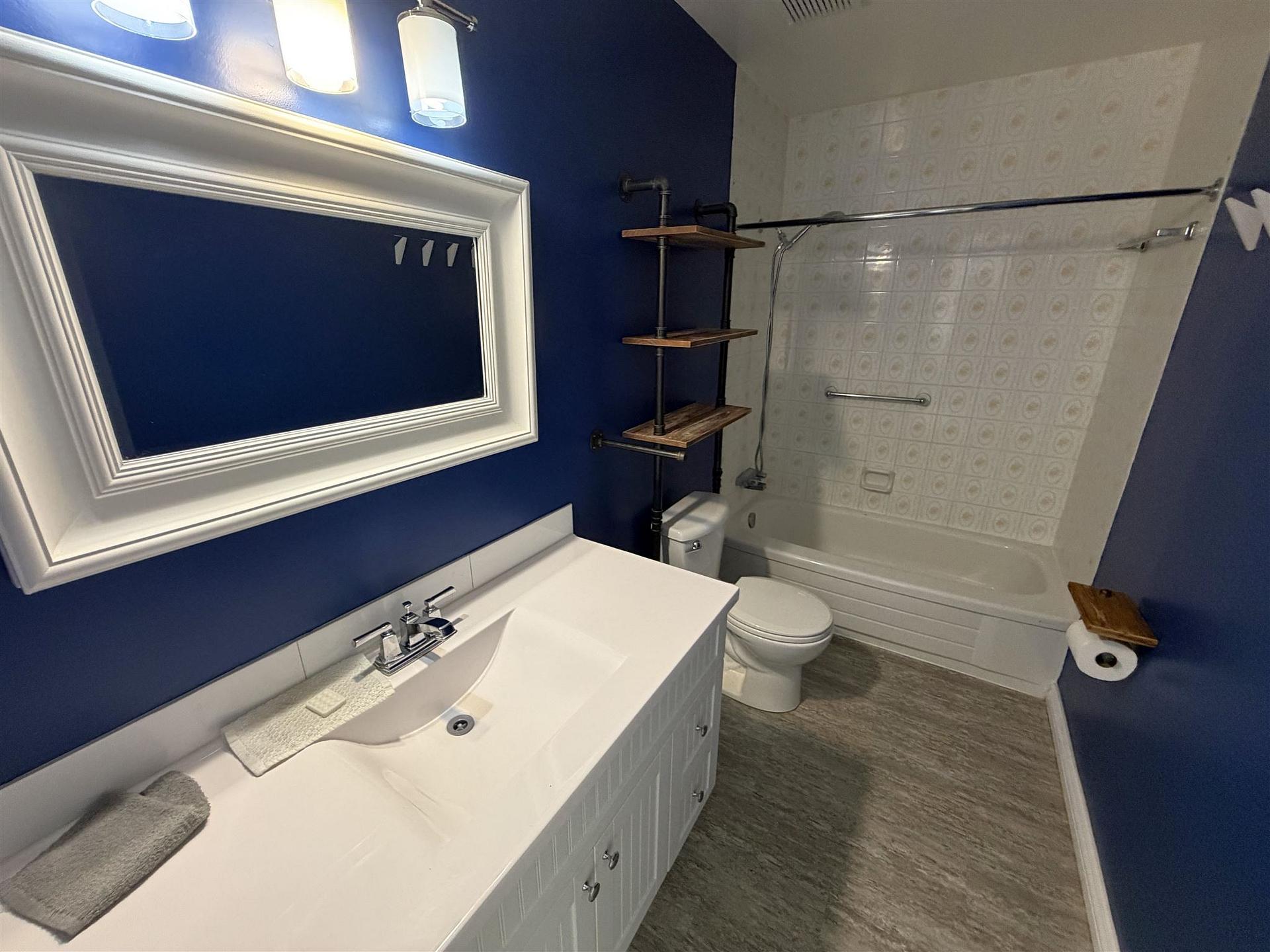 Photo 20 of 27 Hergott Avenue, Elliot Lake, West — HOMEH