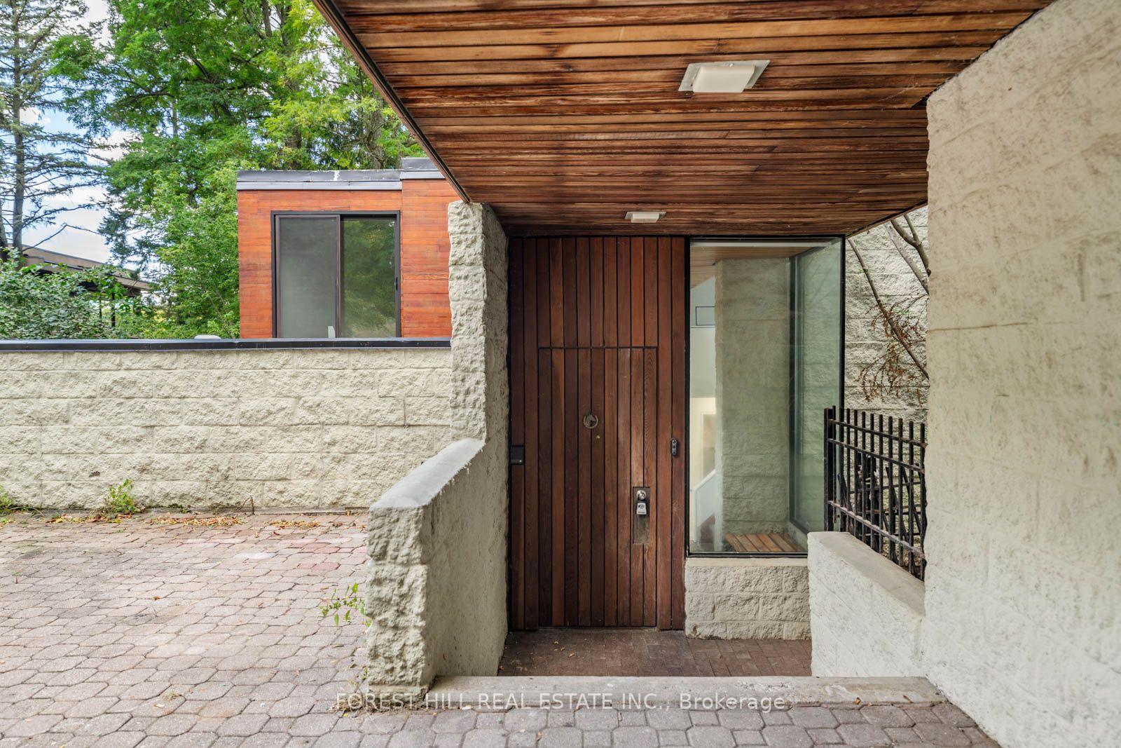 Photo 2 of 38 Riverside Boulevard, Vaughan, Uplands — HOMEH