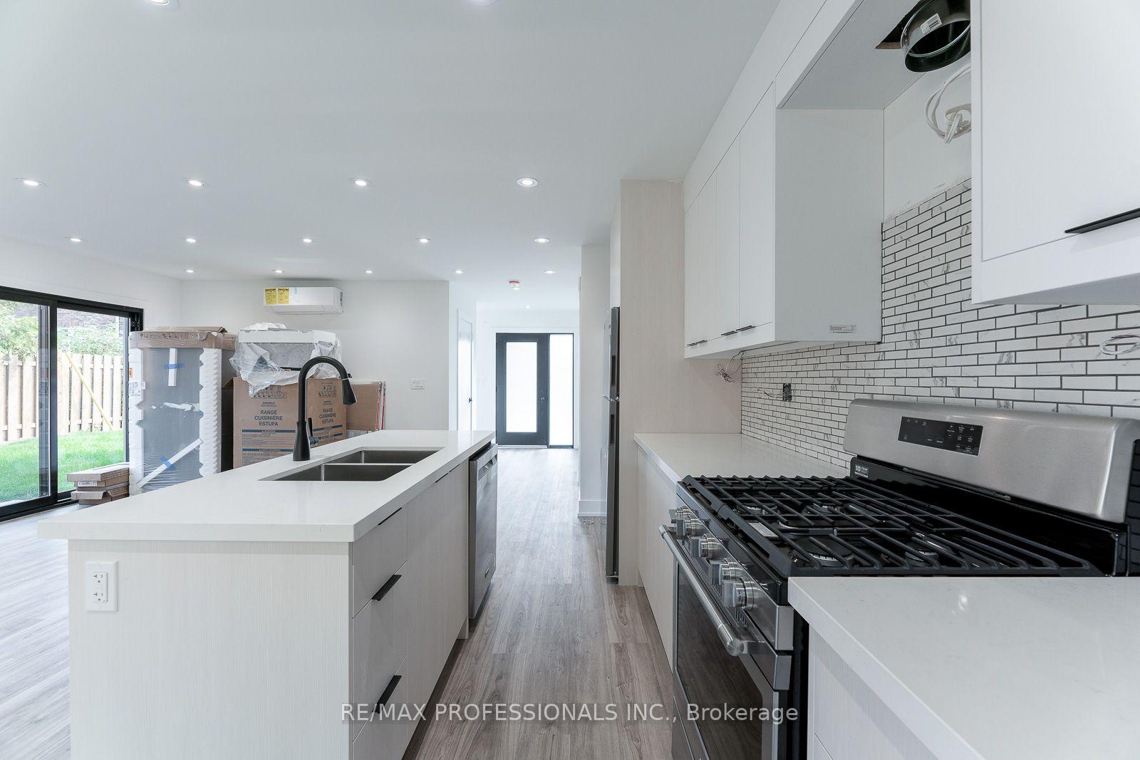 Photo 10 of Unit GRDNSUITE, 38 Thirty Third Street, Etobicoke, Long Branch — HOMEH