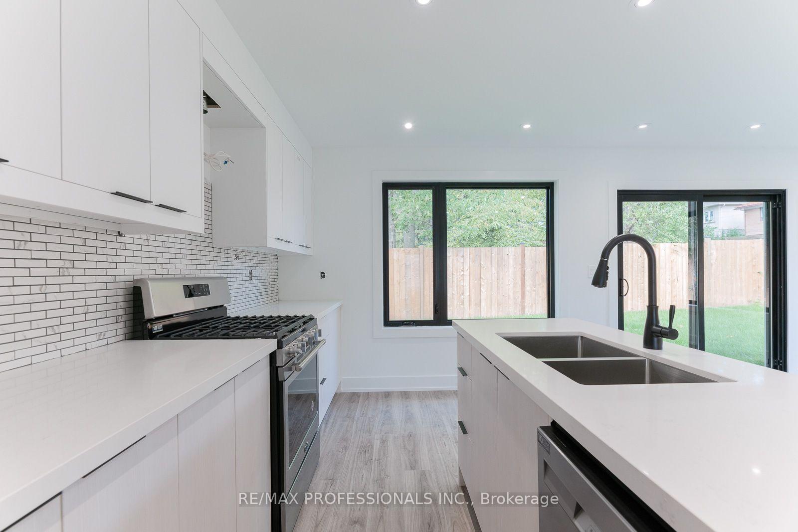 Photo 11 of Unit GRDNSUITE, 38 Thirty Third Street, Etobicoke, Long Branch — HOMEH
