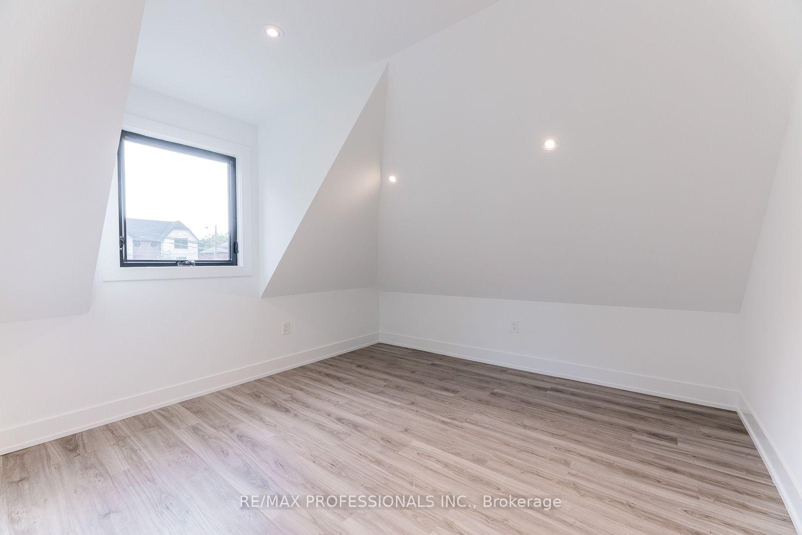 Photo 16 of Unit GRDNSUITE, 38 Thirty Third Street, Etobicoke, Long Branch — HOMEH
