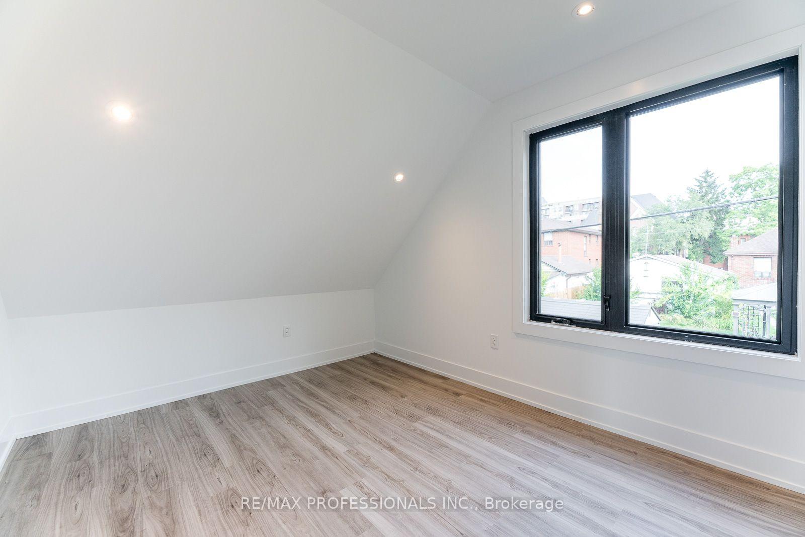 Photo 19 of Unit GRDNSUITE, 38 Thirty Third Street, Etobicoke, Long Branch — HOMEH