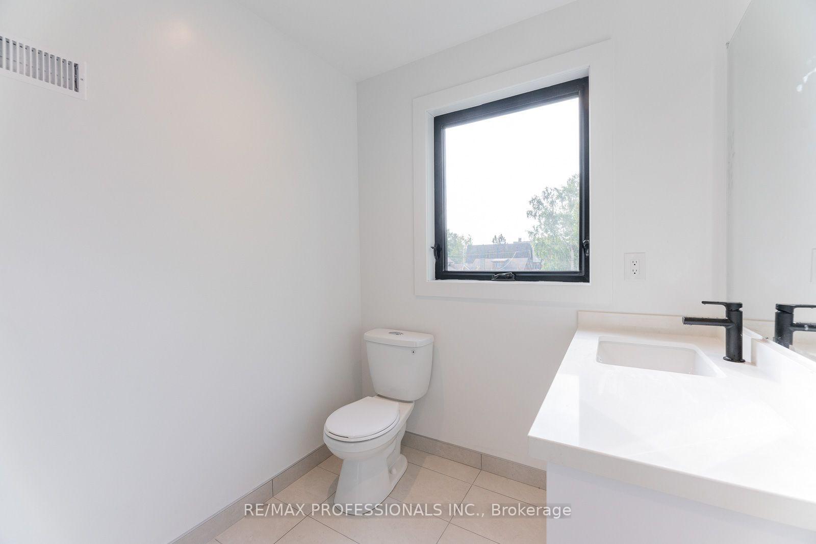 Photo 24 of Unit GRDNSUITE, 38 Thirty Third Street, Etobicoke, Long Branch — HOMEH