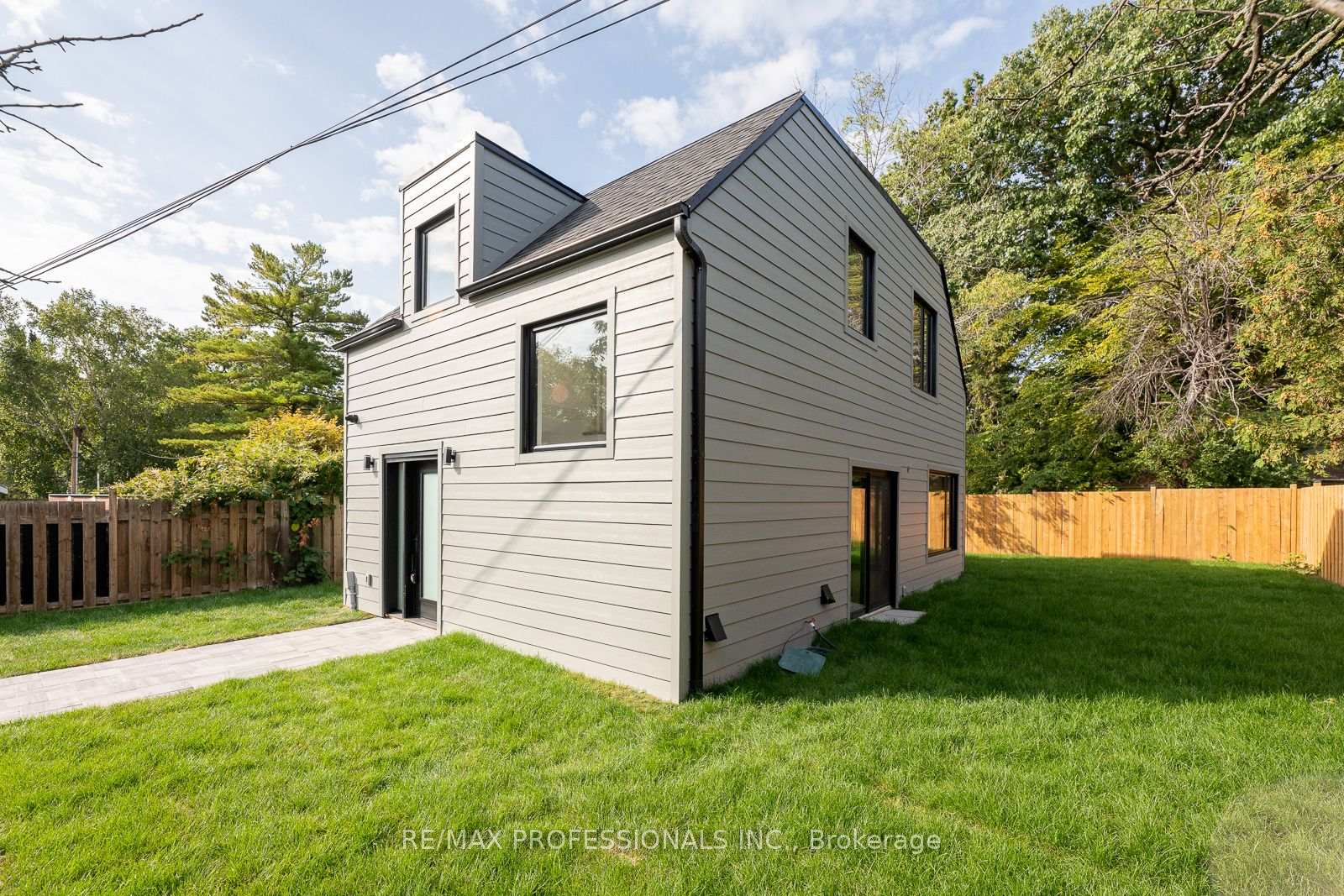 Photo 31 of Unit GRDNSUITE, 38 Thirty Third Street, Etobicoke, Long Branch — HOMEH