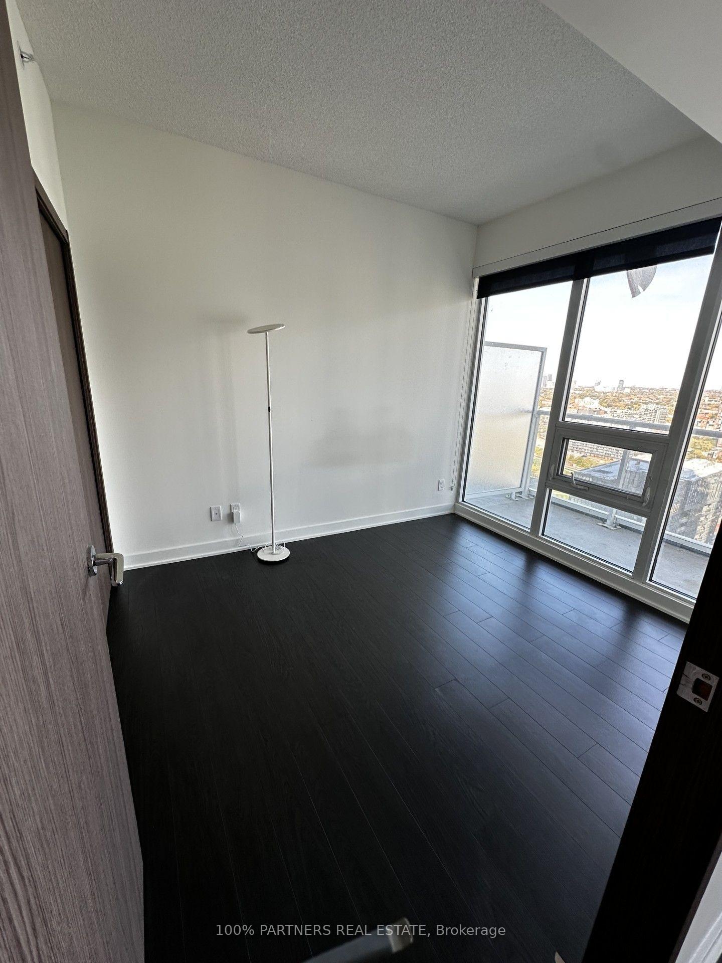 Photo 5 of 17 Bathurst Street, Toronto, Waterfront Communities — HOMEH