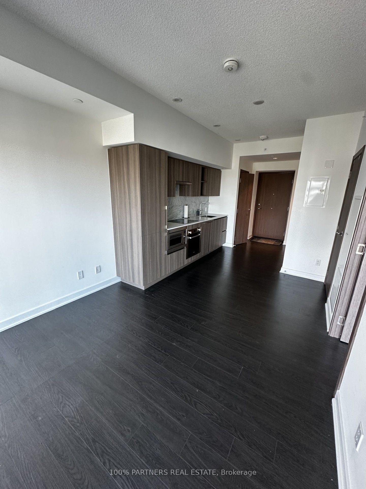 Photo 7 of 17 Bathurst Street, Toronto, Waterfront Communities — HOMEH